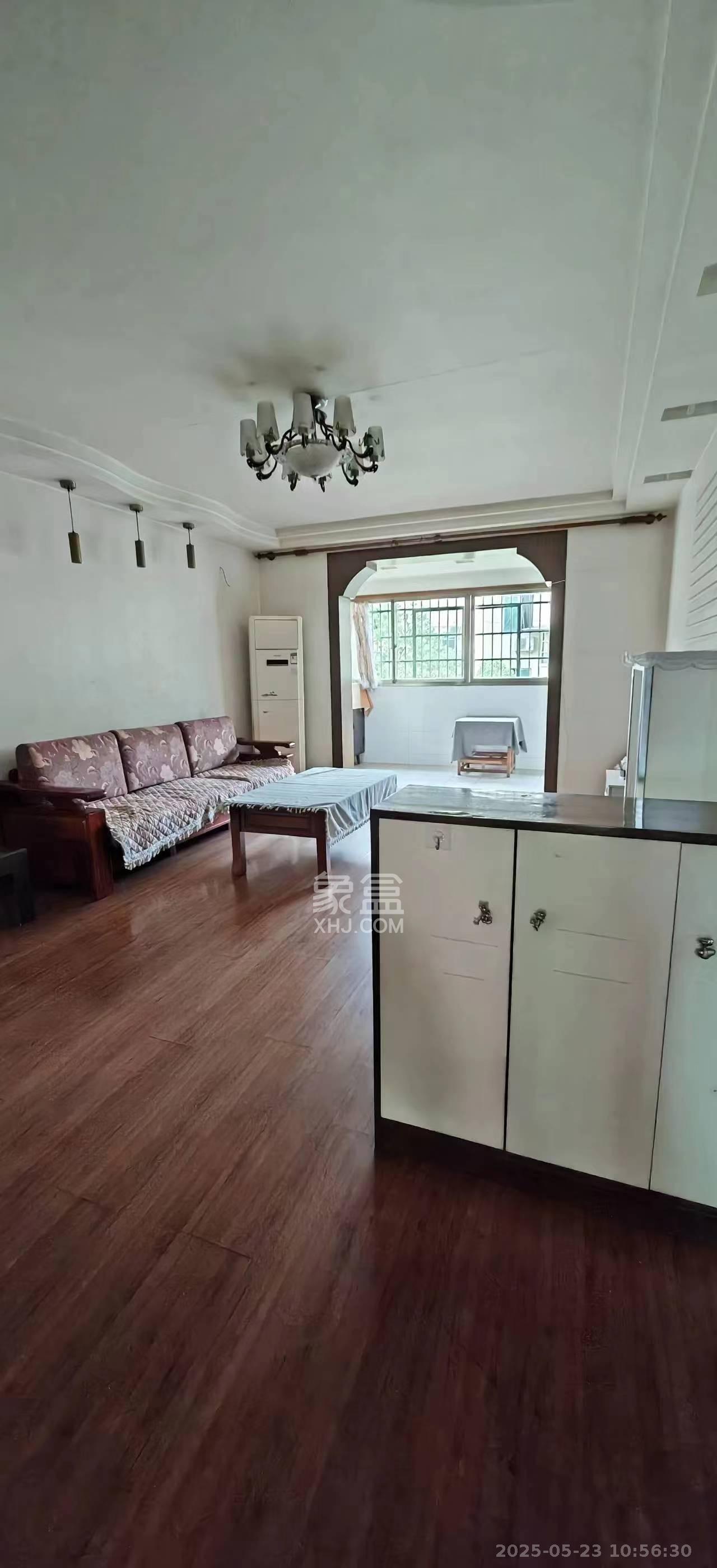 仁和家园  3室2厅1卫   1300.00元/月室内图