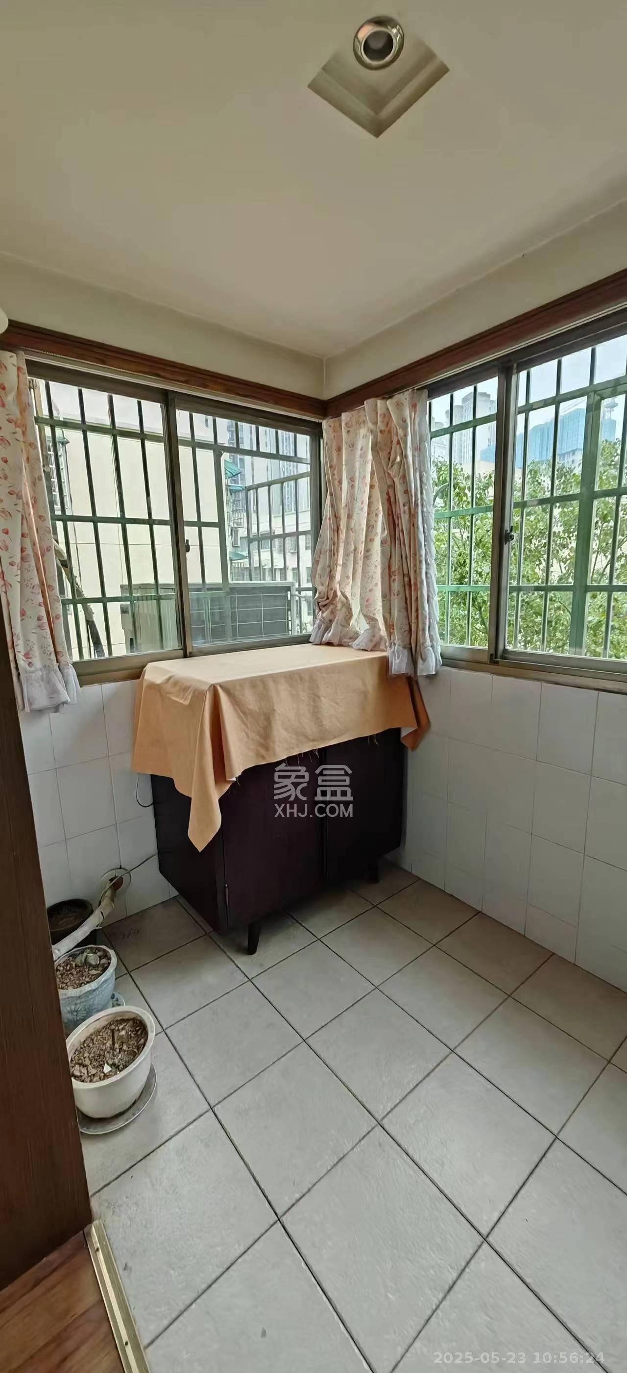 仁和家园  3室2厅1卫   1300.00元/月室内图