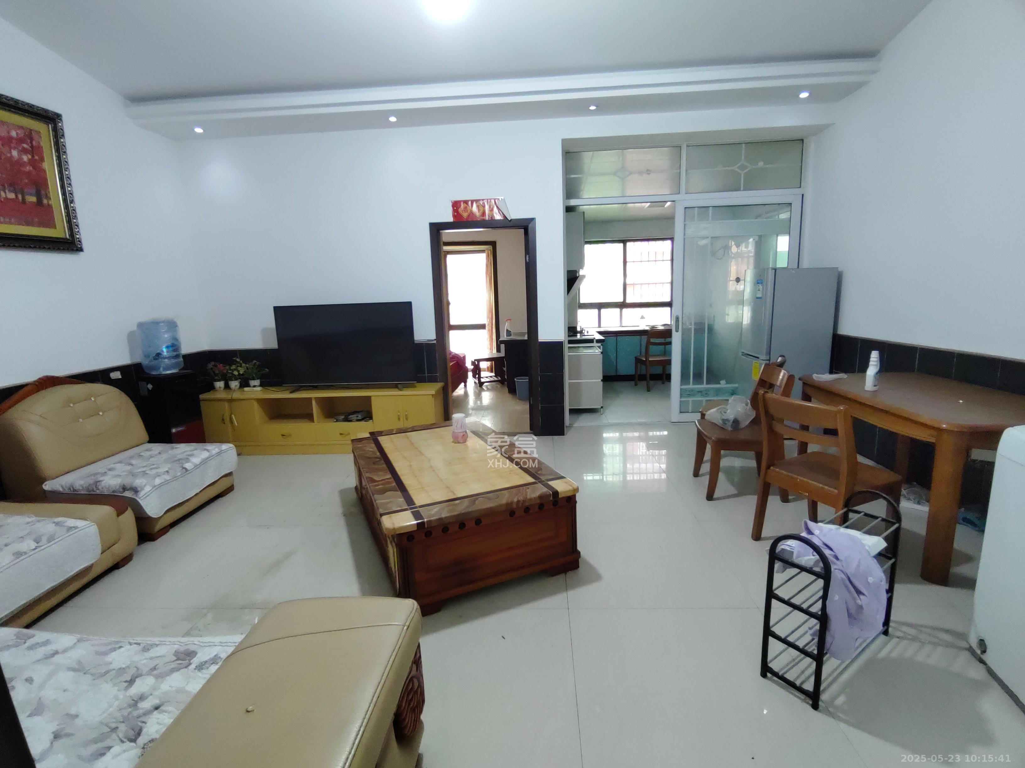 城西安置小区 3室2厅1卫 1100.0元/月 城西安置小区 3室2厅1卫 1100.0元/月室内图