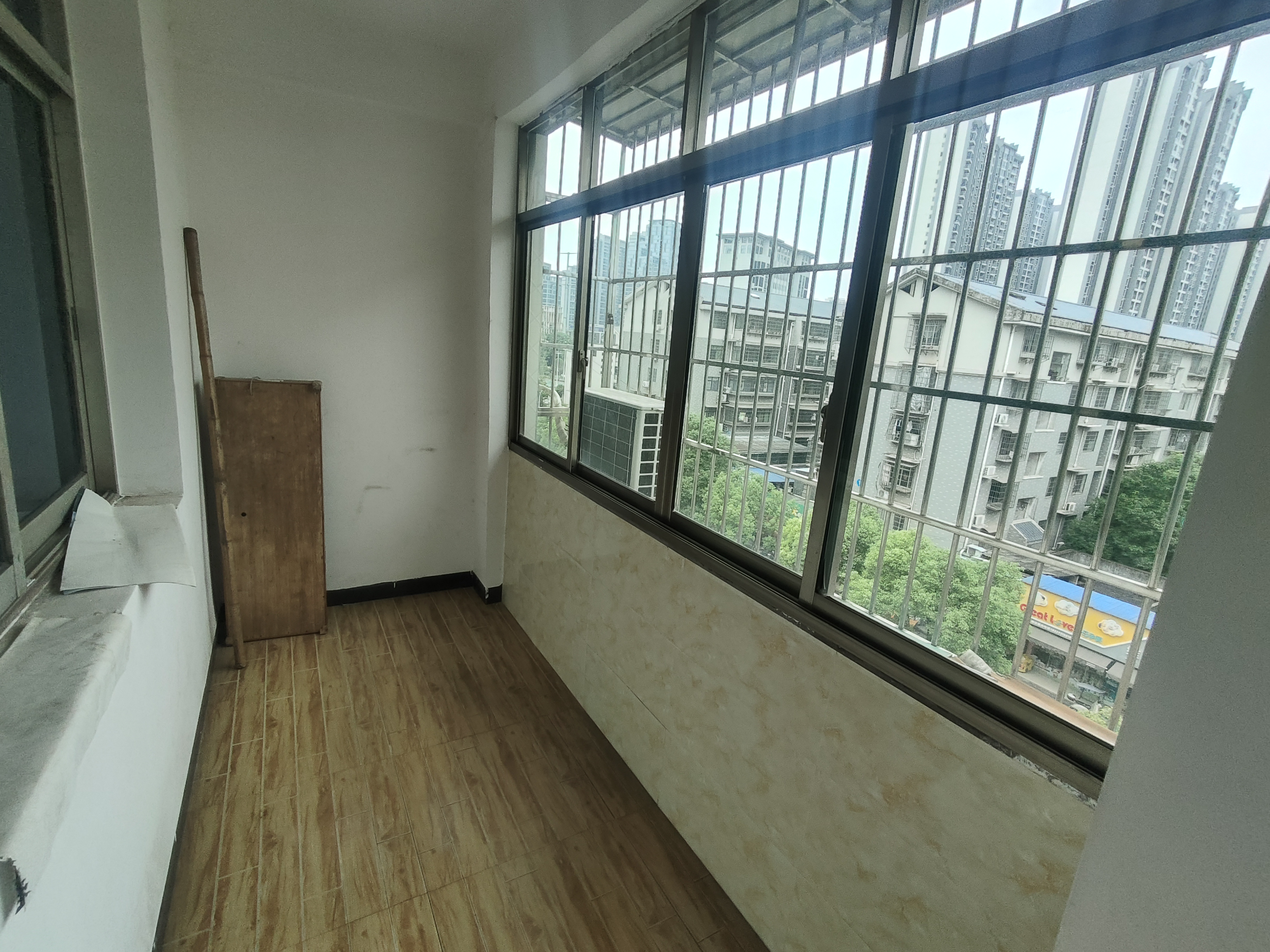 互助小区 3室2厅2卫 1500.0元/月 互助小区 3室2厅2卫 1500.0元/月室内图