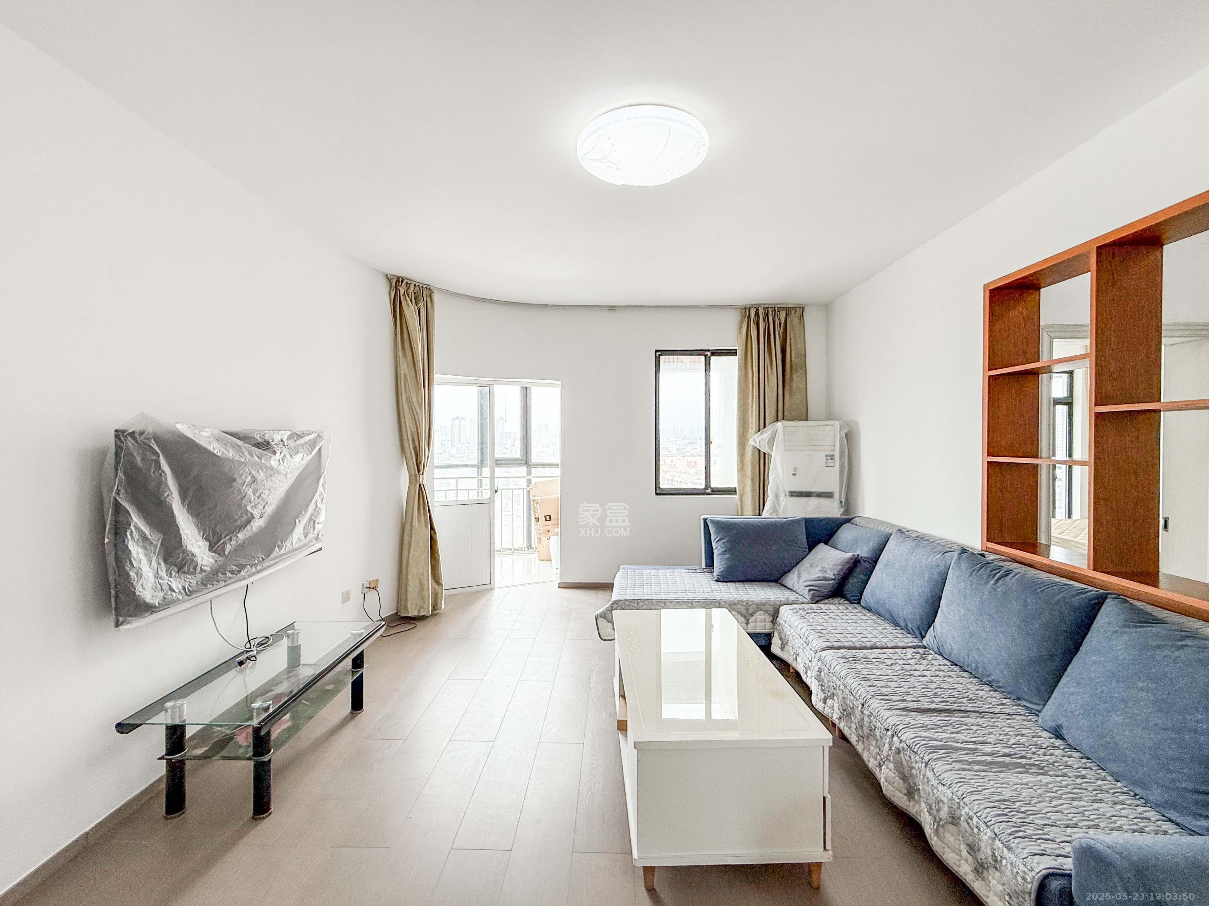 海林馨香雅苑 2室2厅1卫 72.0万 海林馨香雅苑 2室2厅1卫 72.0万客厅