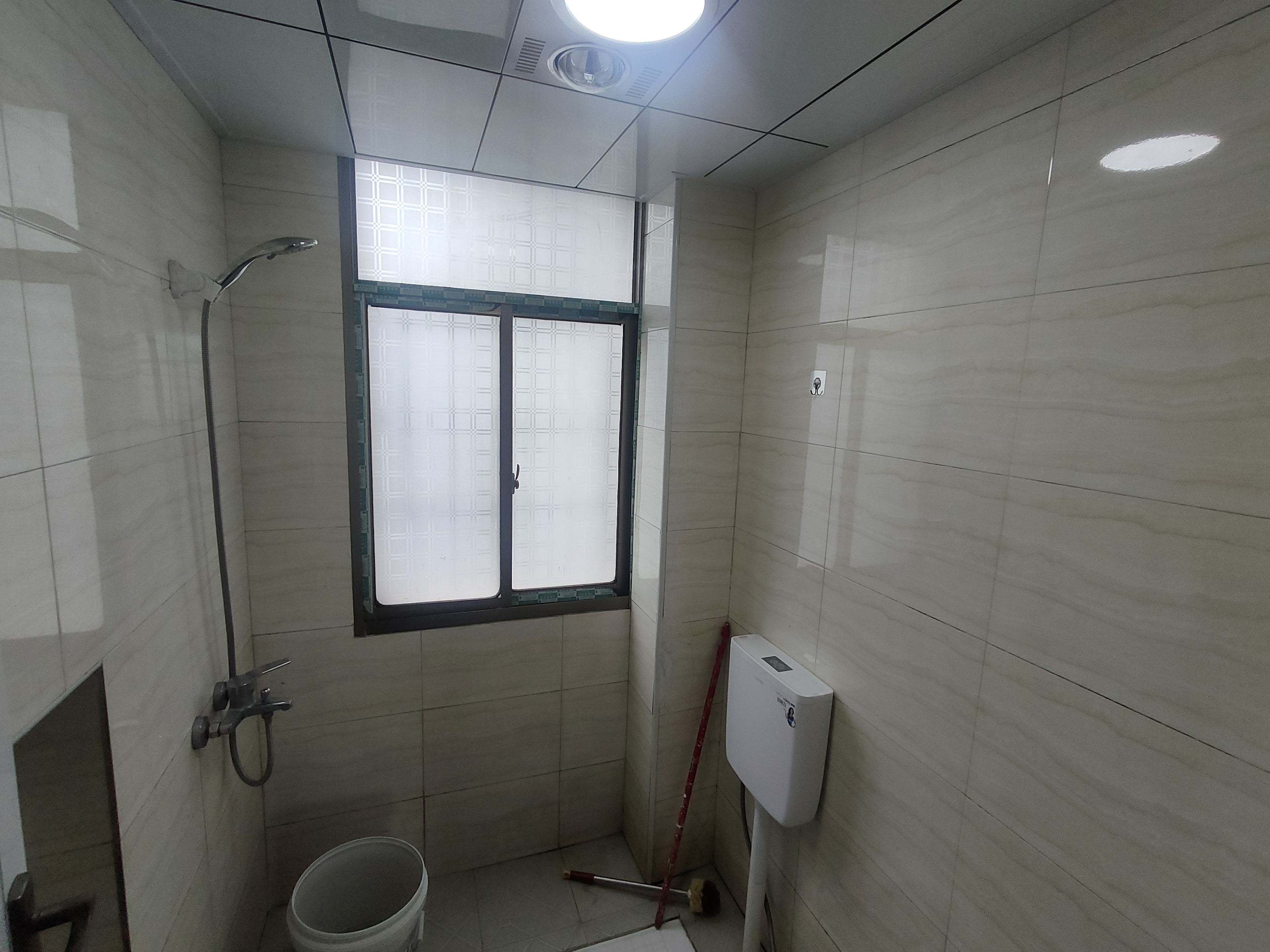 互助小区 3室2厅2卫 1400.0元/月 互助小区 3室2厅2卫 1400.0元/月室内图