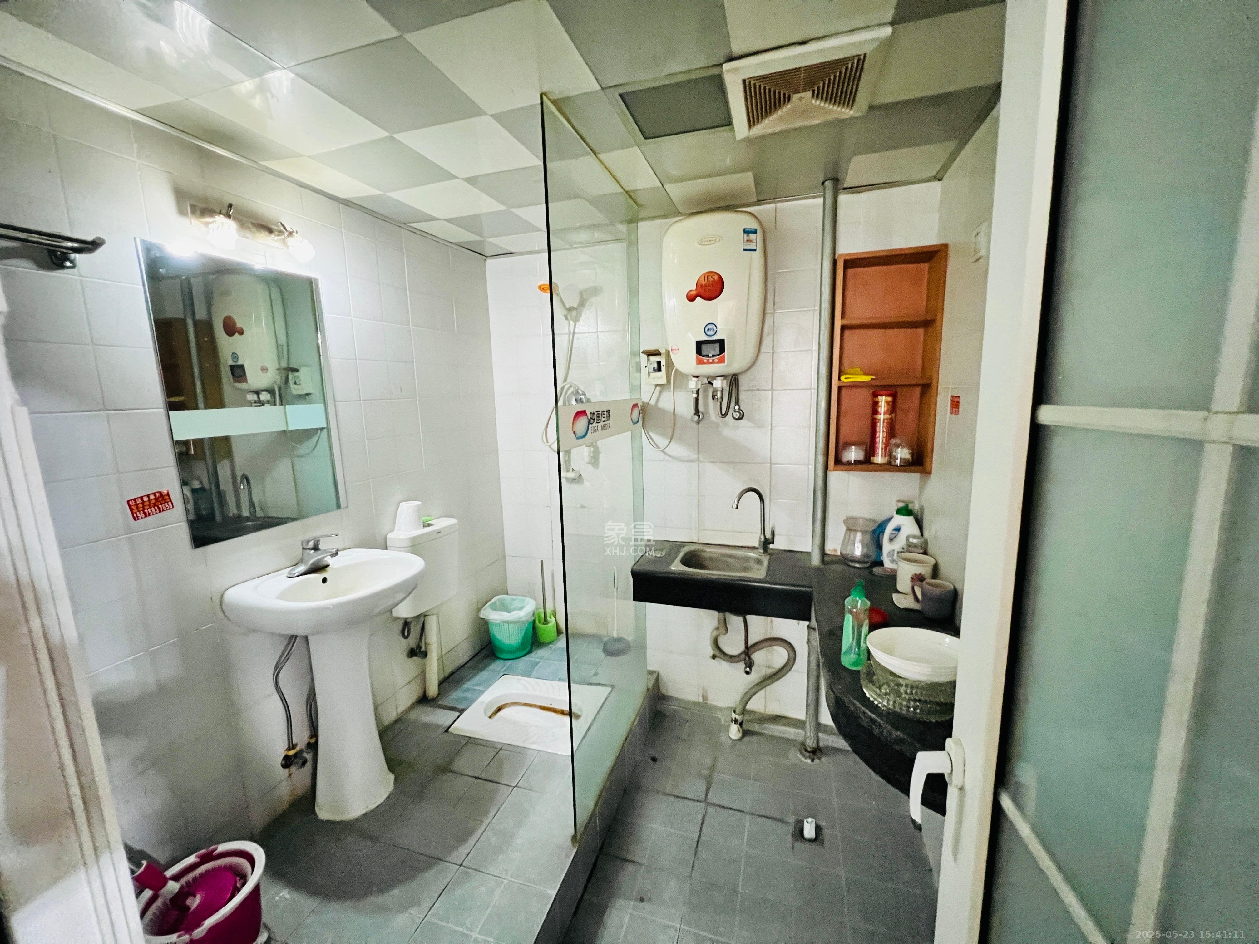 嘉盛国际广场 1室1厅1卫 2400.0元/月 嘉盛国际广场 1室1厅1卫 2400.0元/月室内图