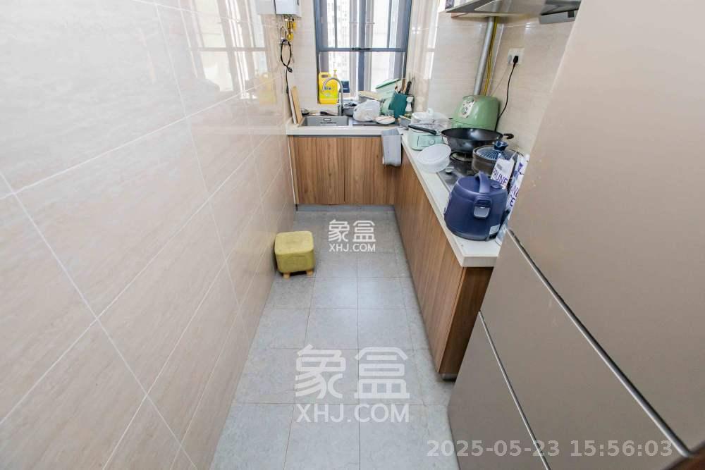 荣泰广场  3室2厅1卫   2500.00元/月室内图