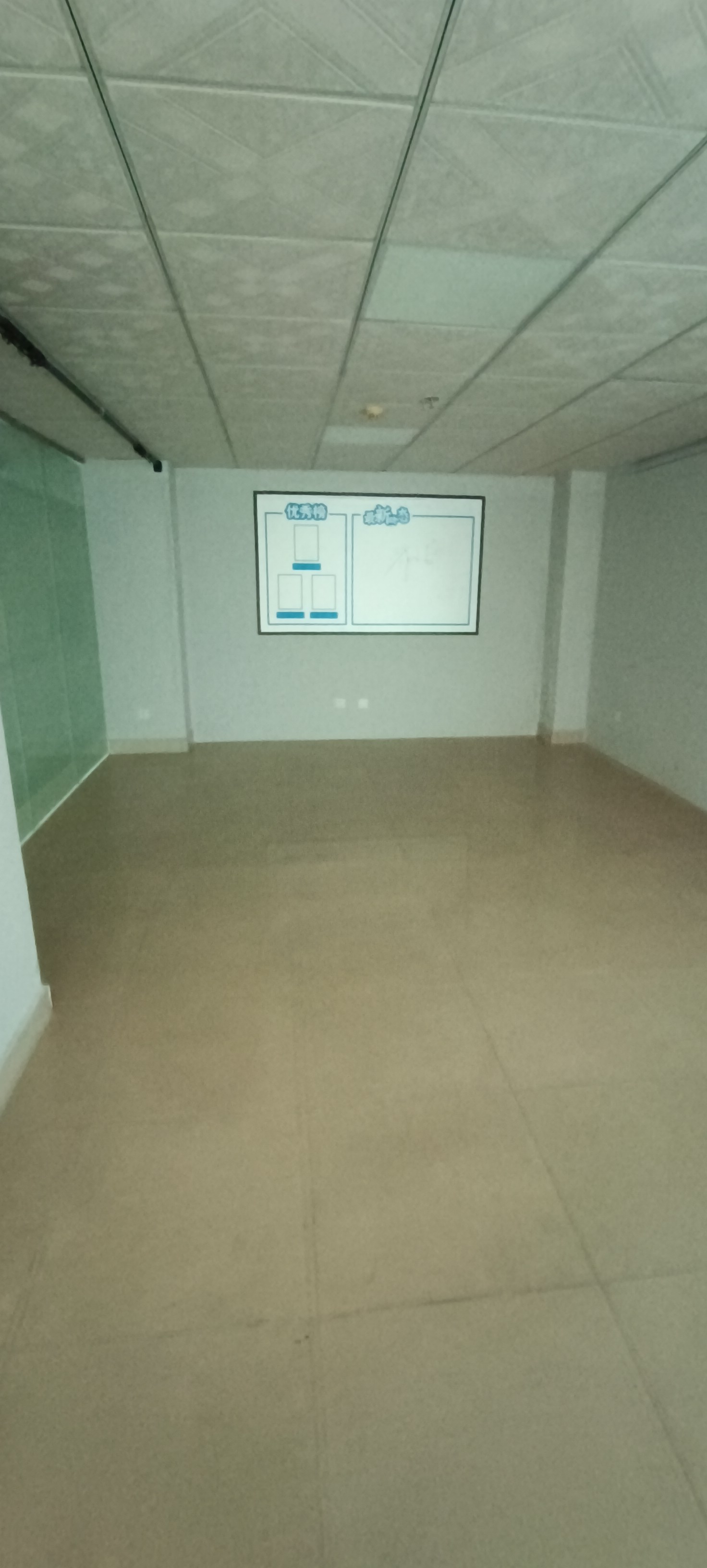 华典大厦  3室3厅0卫    5000.0元/月 华典大厦  3室3厅0卫    5000.0元/月室内图