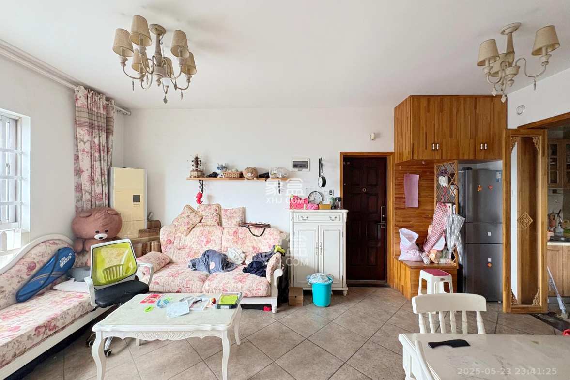 君临国际  2室2厅1卫    115.0万 君临国际  2室2厅1卫    115.0万客厅