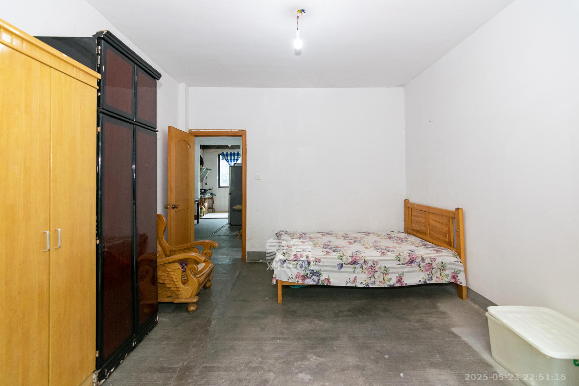 丽景华庭  2室2厅1卫    35.6万 丽景华庭  2室2厅1卫    35.6万卫生间