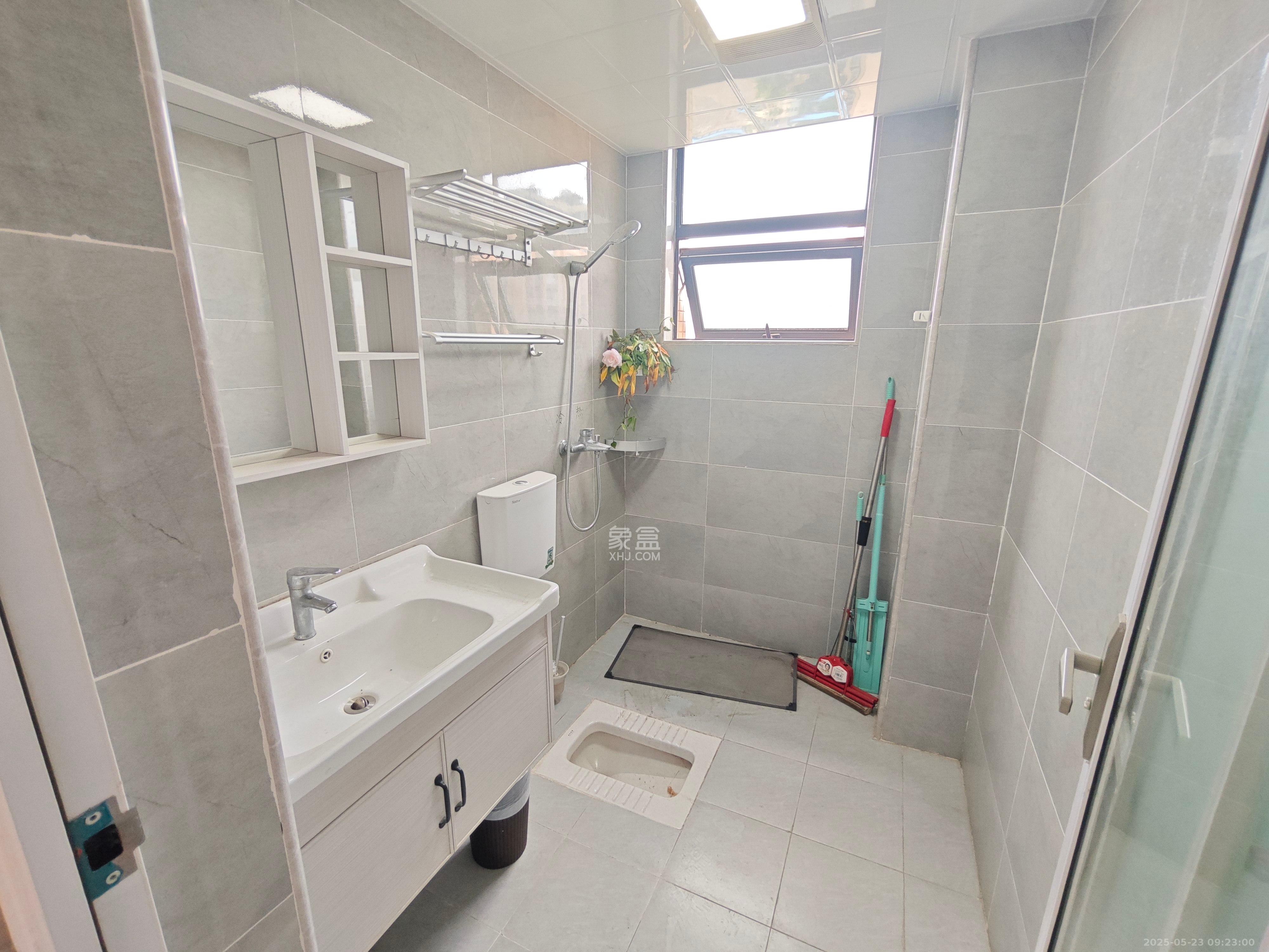 锦湘国际星城四期(金丽苑) 4室2厅1卫 3500.0元/月 锦湘国际星城四期(金丽苑) 4室2厅1卫 3500.0元/月室内图