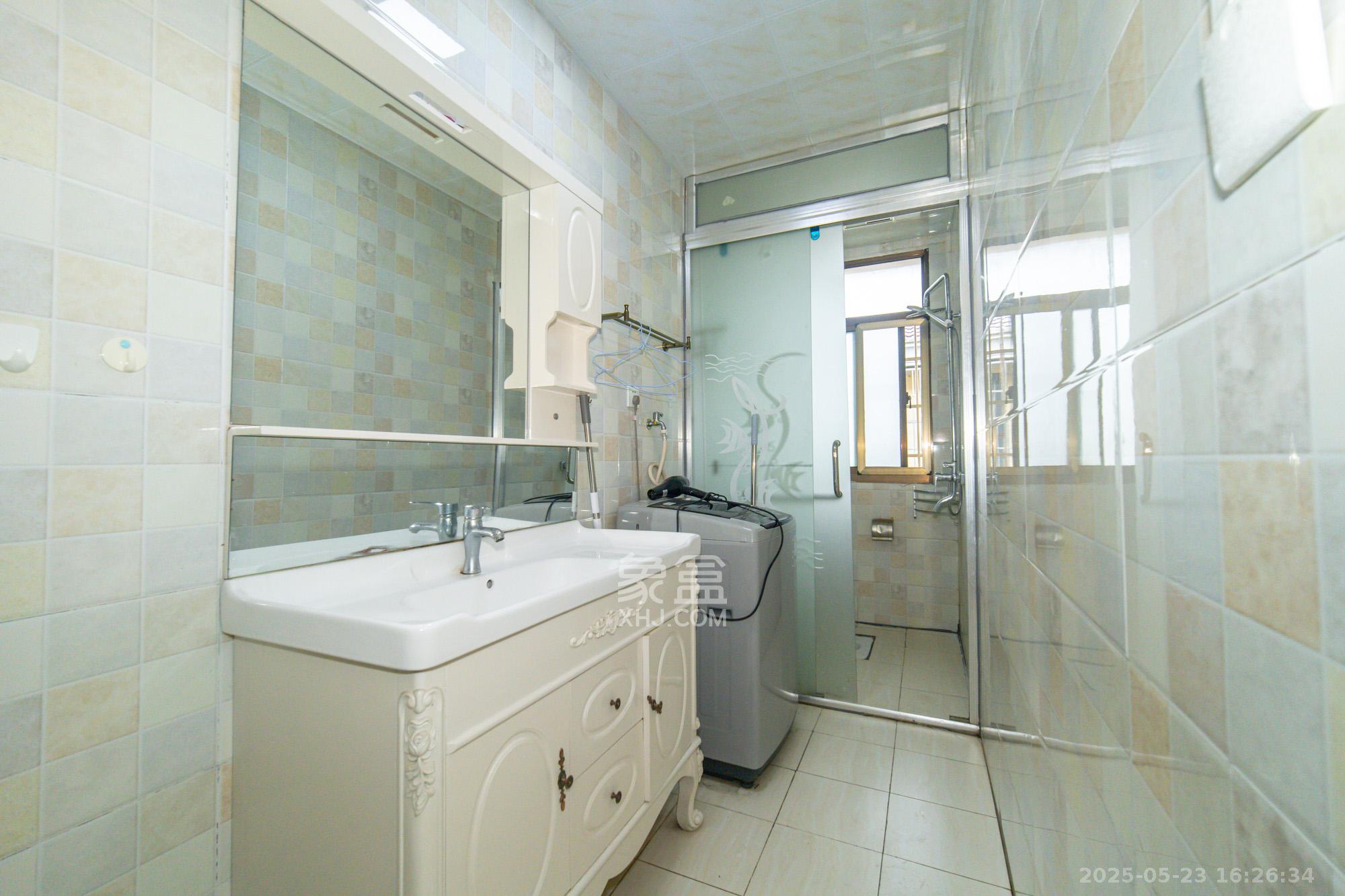 星沙三区 6室2厅2卫 131.8万 星沙三区 6室2厅2卫 131.8万卫生间