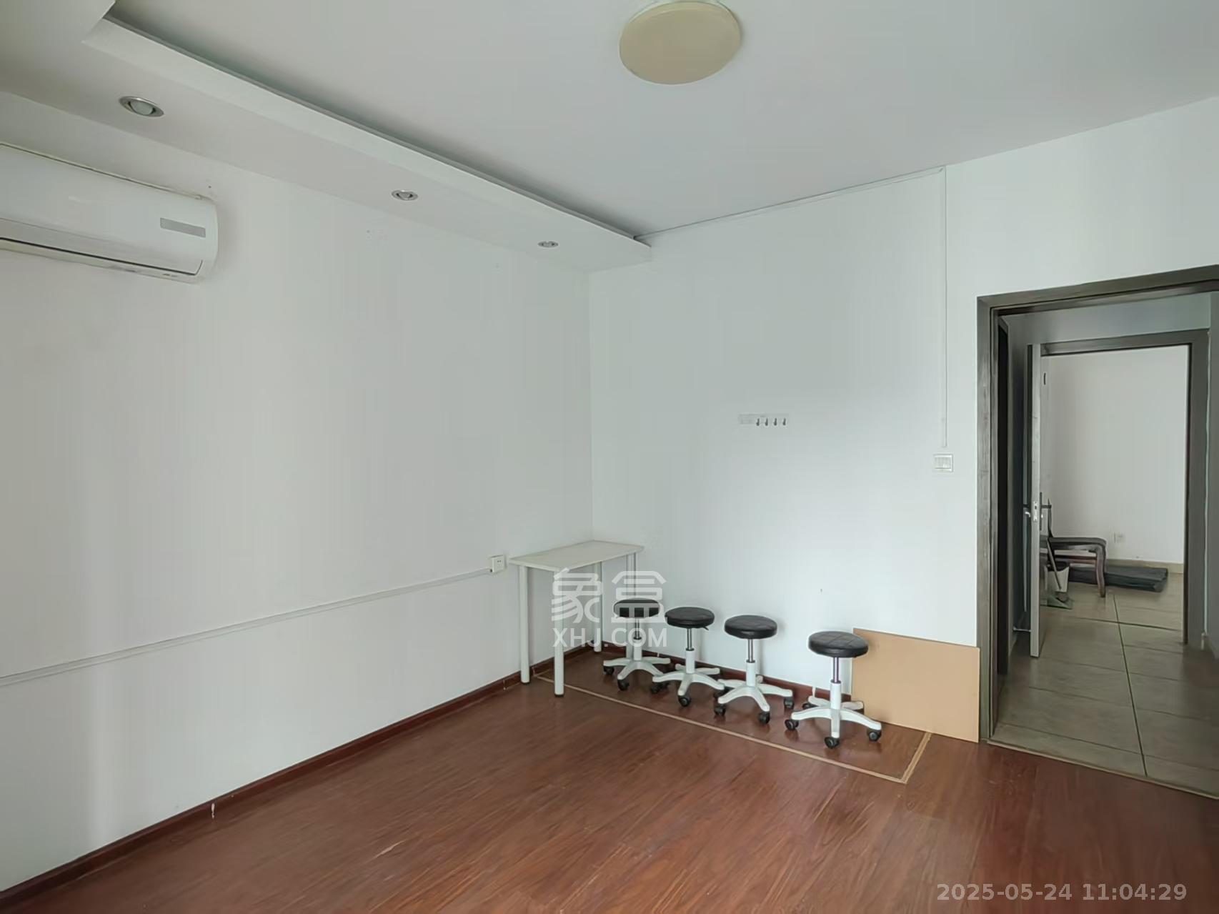 美林银谷 4室2厅4卫 3800.0元/月 美林银谷 4室2厅4卫 3800.0元/月室内图