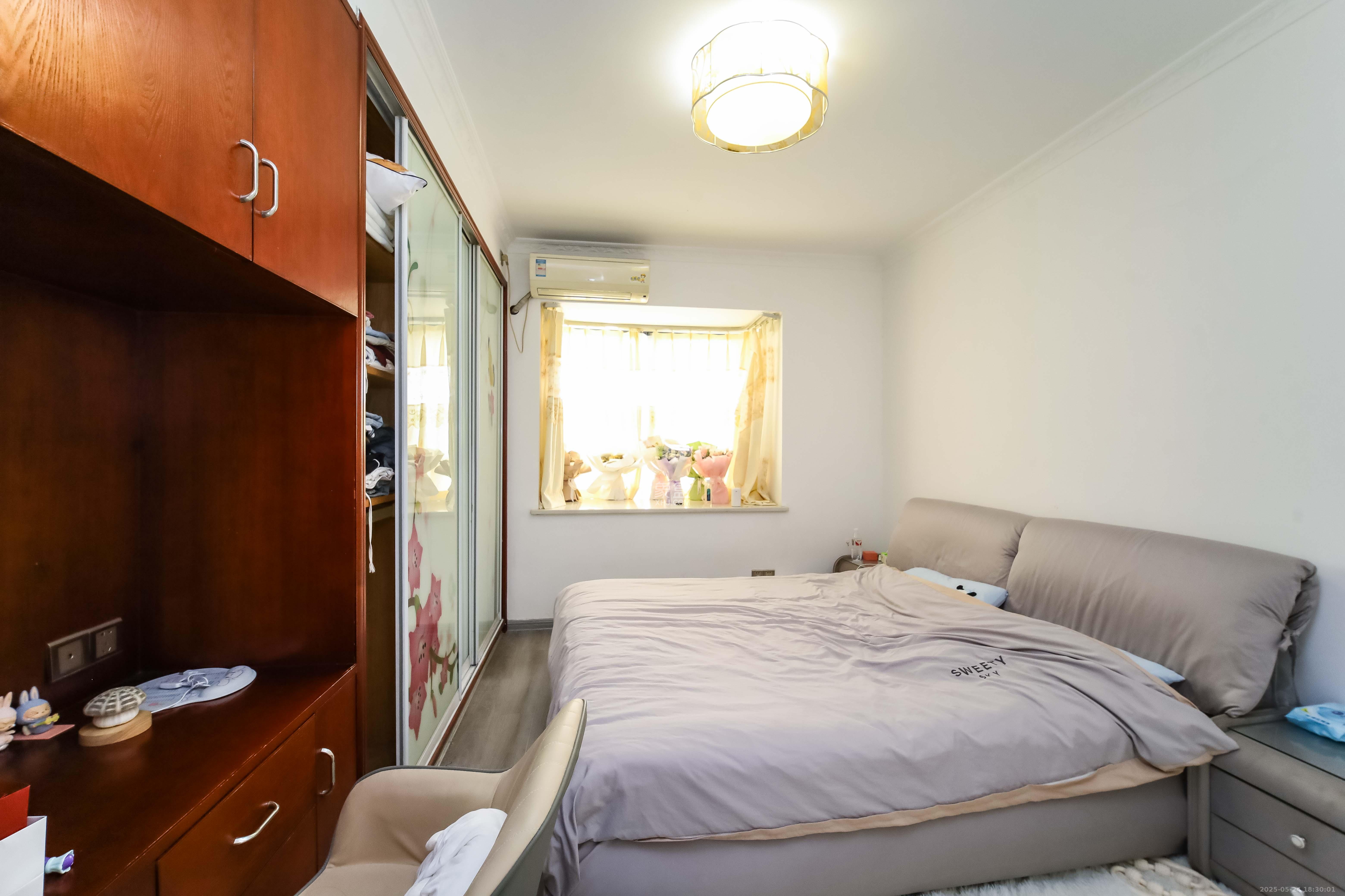 锦湘国际星城三期(锦绣苑) 3室2厅2卫 95.0万 锦湘国际星城三期(锦绣苑) 3室2厅2卫 95.0万卧室