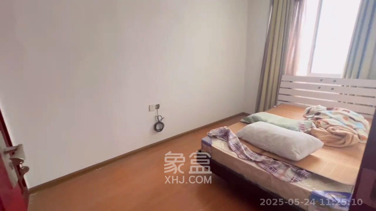 高桥现代商贸城  6室1厅1卫   4200.00元/月室内图