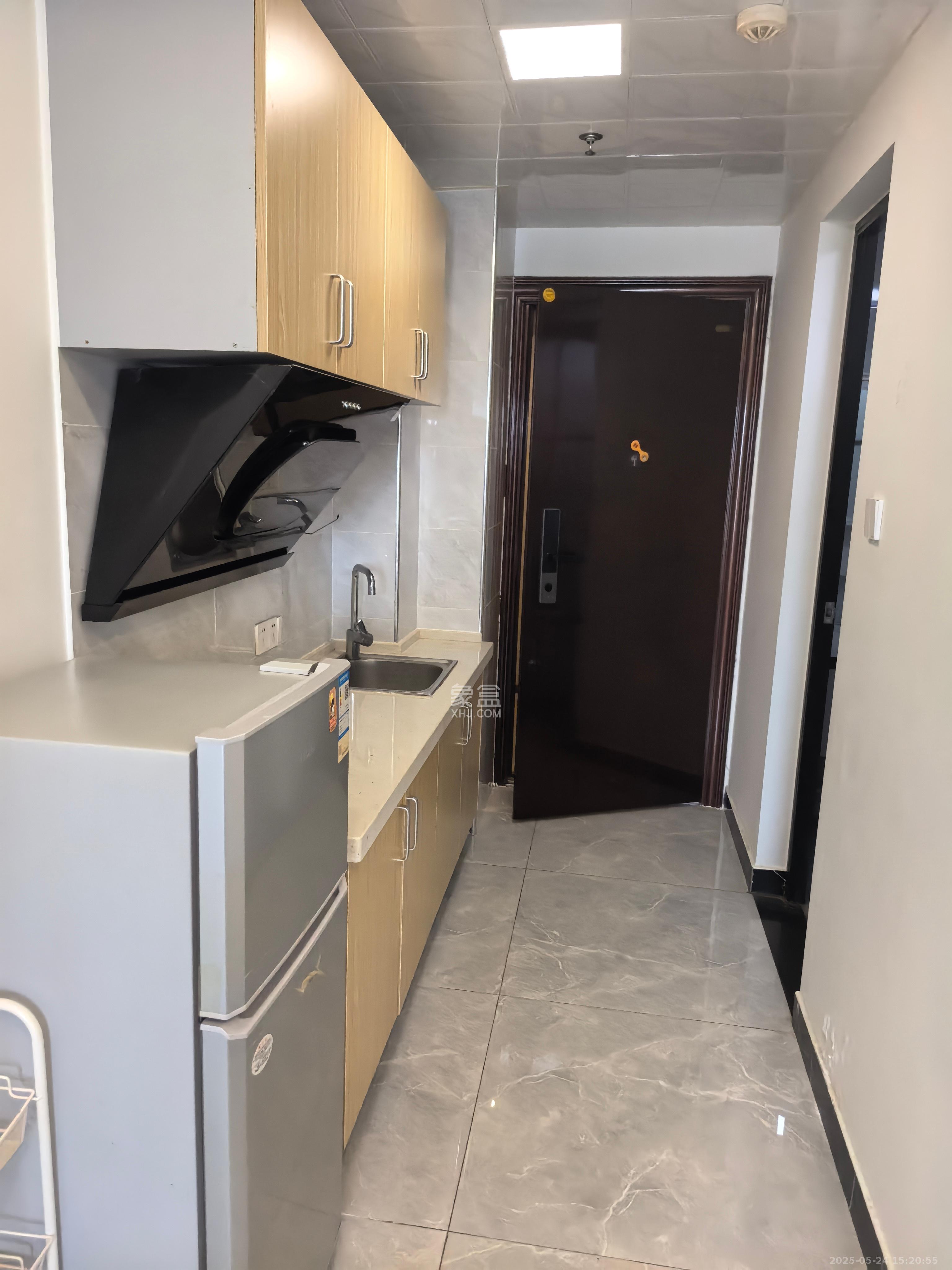 复地星光天地 1室0厅0卫 1800.0元/月 复地星光天地 1室0厅0卫 1800.0元/月室内图