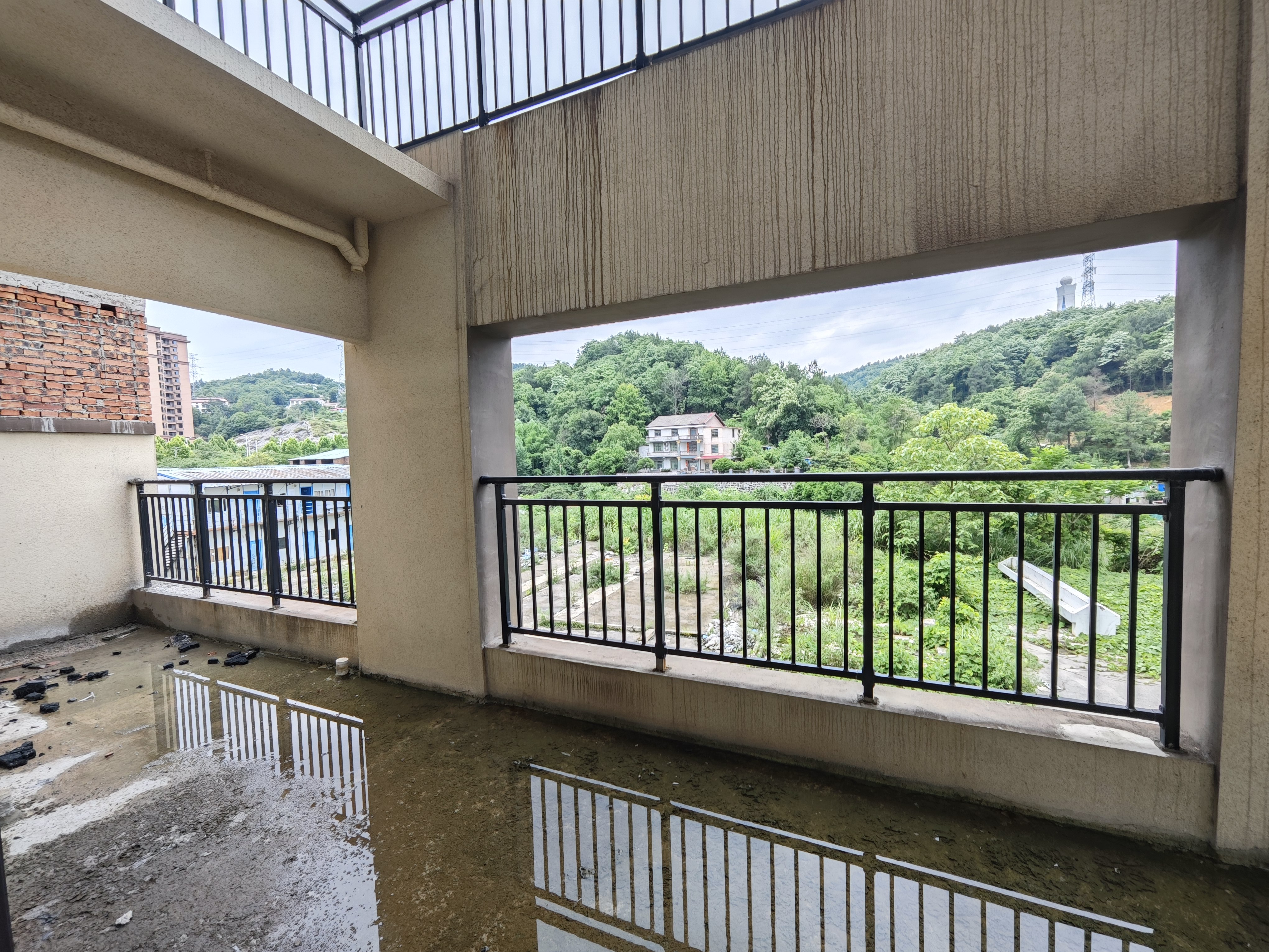 碧桂园翘楚棠 4室2厅2卫 178.0万 碧桂园翘楚棠 4室2厅2卫 178.0万阳台