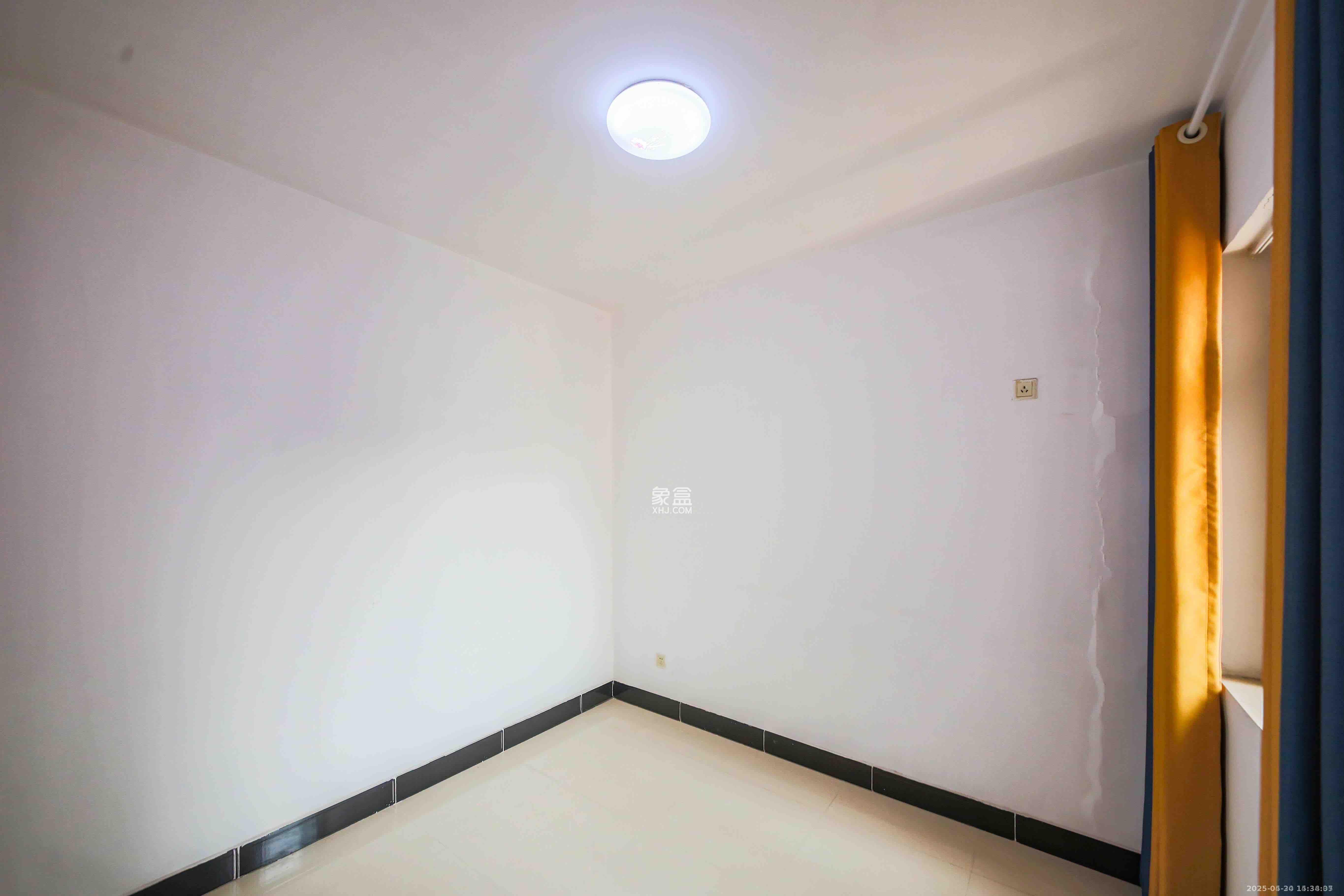 鑫远湘府华城 2室2厅1卫 1800.0元/月 鑫远湘府华城 2室2厅1卫 1800.0元/月室内图