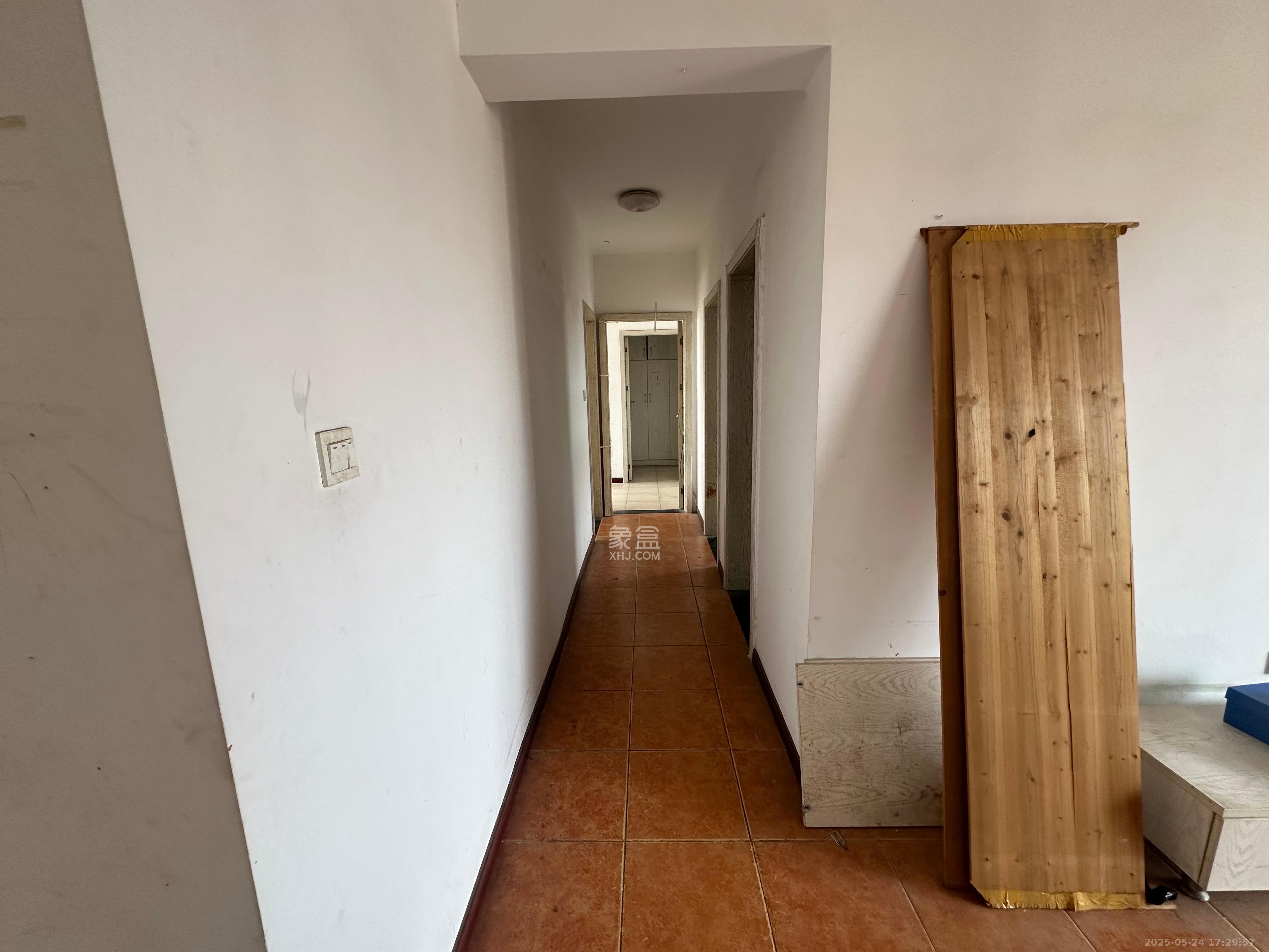 中建芙蓉嘉苑  1室2厅1卫    1700.0元/月 中建芙蓉嘉苑  1室2厅1卫    1700.0元/月室内图