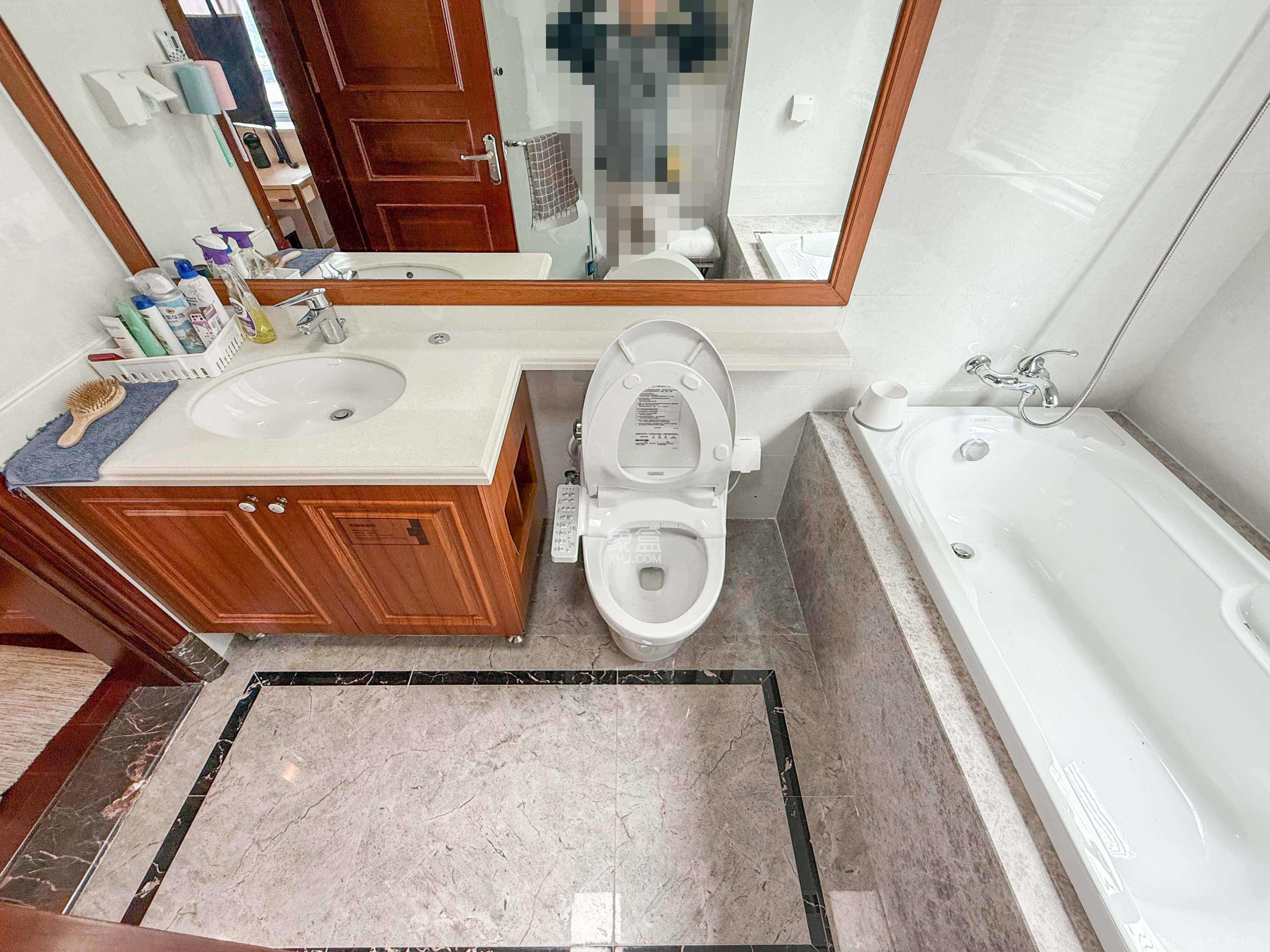 中海梅溪湖壹号 4室2厅3卫 400.0万 中海梅溪湖壹号 4室2厅3卫 400.0万卫生间