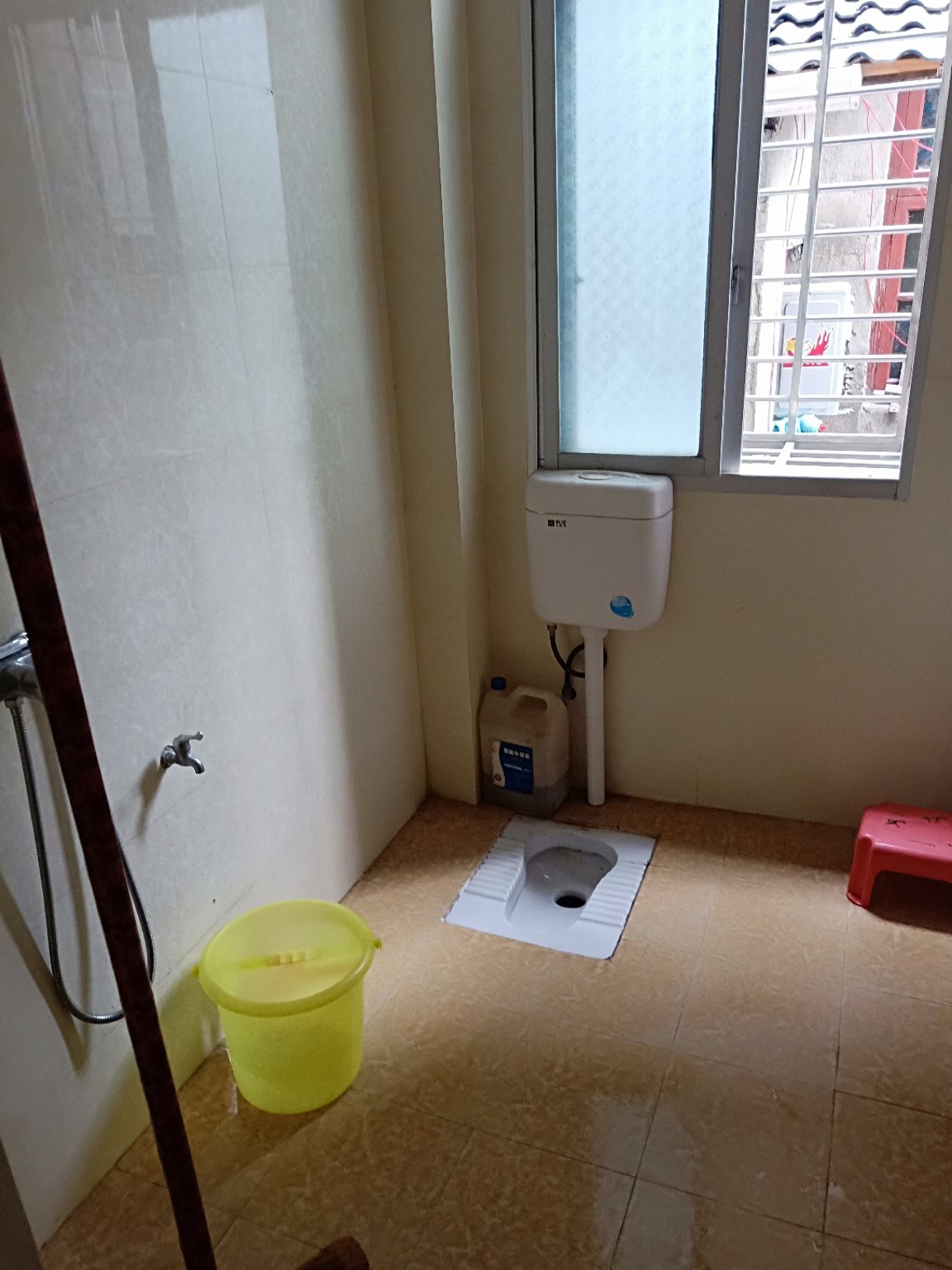 亘立龙凤小区 4室2厅2卫 2000.0元/月 亘立龙凤小区 4室2厅2卫 2000.0元/月室内图