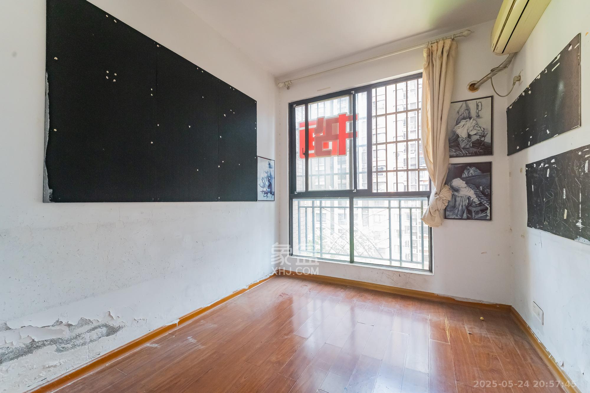 华润凤凰城一期 3室2厅1卫 63.0万 华润凤凰城一期 3室2厅1卫 63.0万卧室