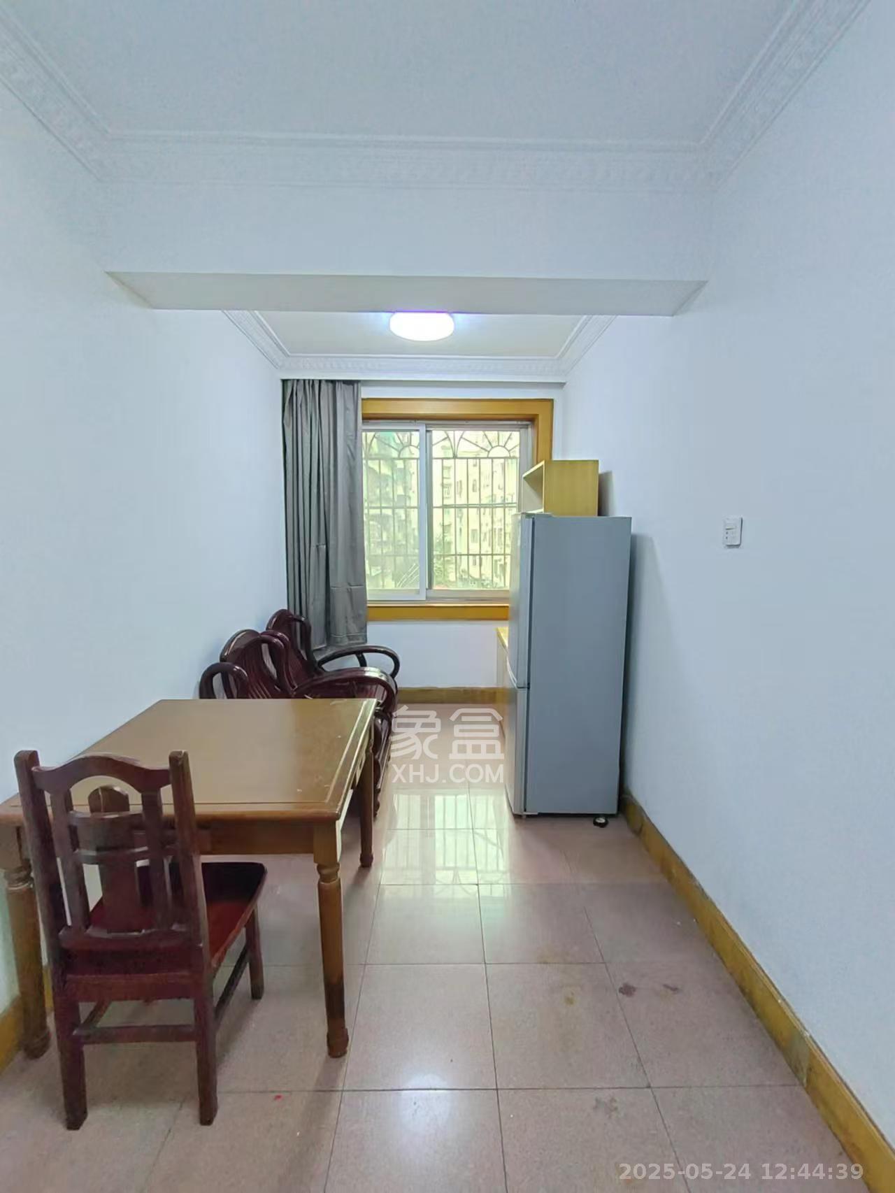 物资厅宿舍(五一大道) 3室2厅1卫 2800.0元/月 物资厅宿舍(五一大道) 3室2厅1卫 2800.0元/月室内图