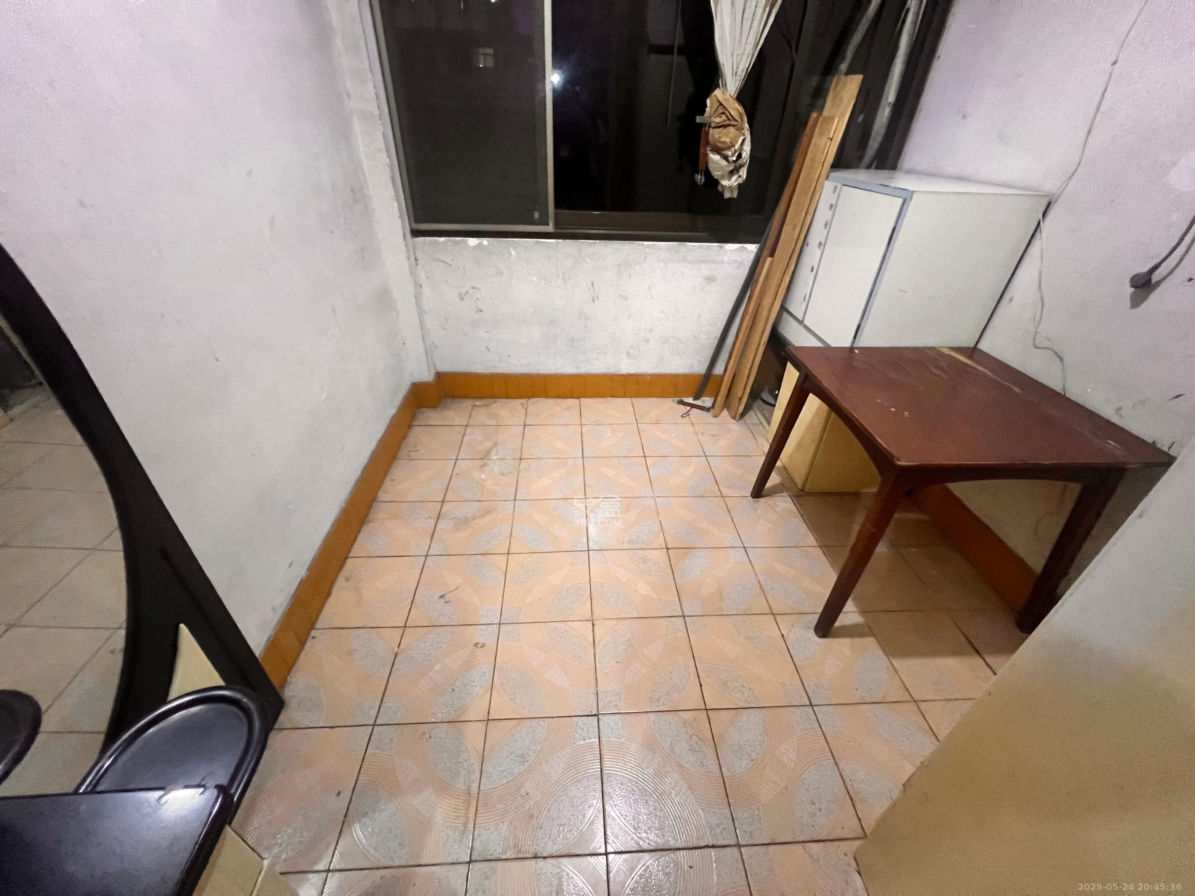 长勘小区 2室1厅1卫 1600.0元/月 长勘小区 2室1厅1卫 1600.0元/月室内图