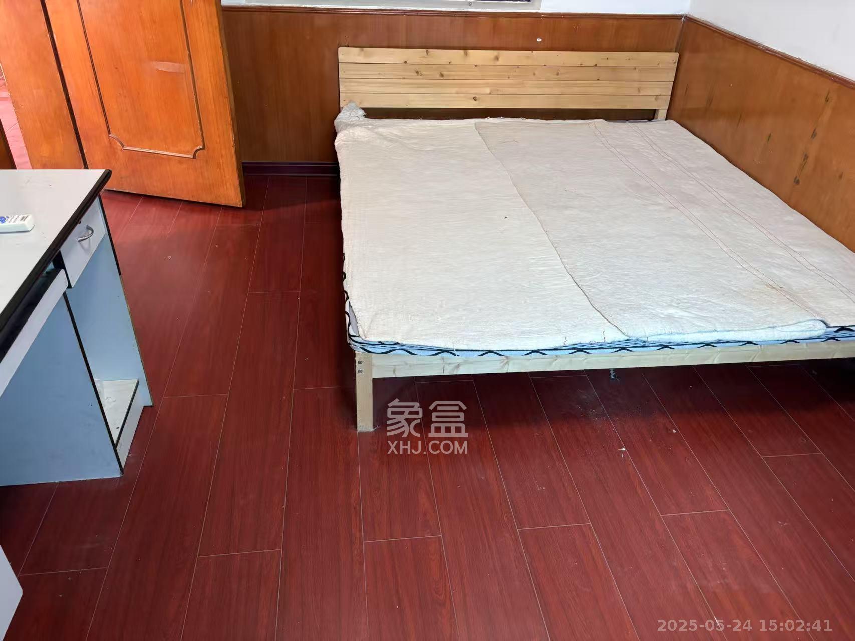 燕山街社区  2室2厅1卫   1300.00元/月室内图