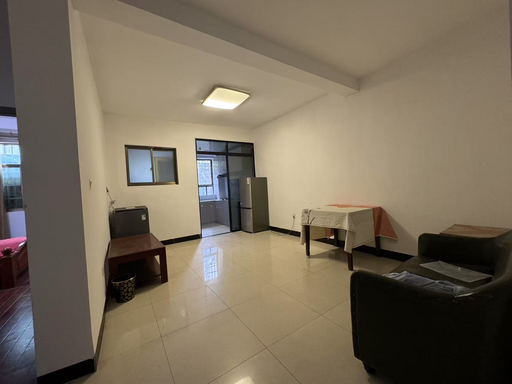 西合路(红湘段)安置房 3室2厅2卫 1000.0元/月 西合路(红湘段)安置房 3室2厅2卫 1000.0元/月户型图