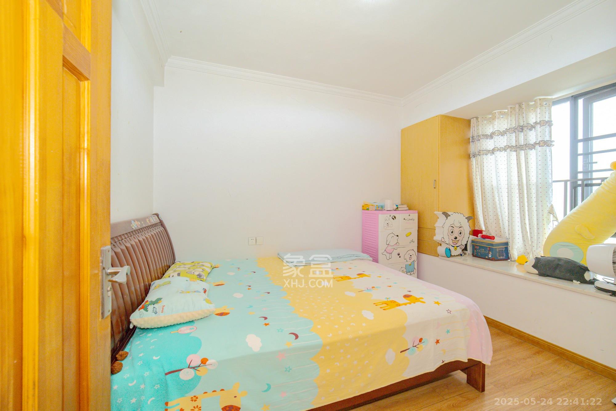 华润凤凰城二期  3室2厅1卫    80.0万 华润凤凰城二期  3室2厅1卫    80.0万卧室