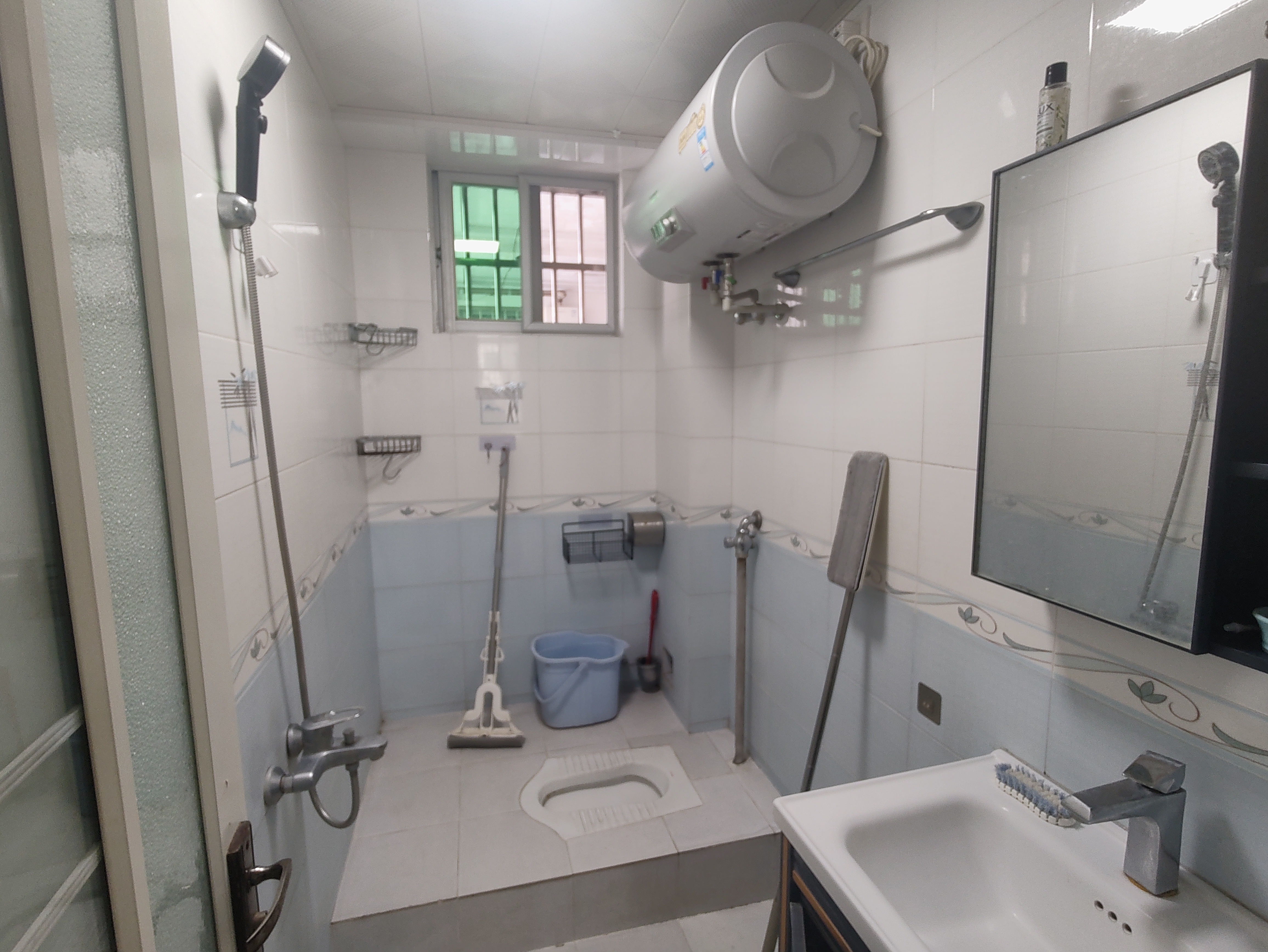 德意雅苑 2室2厅1卫 2100.0元/月 德意雅苑 2室2厅1卫 2100.0元/月室内图