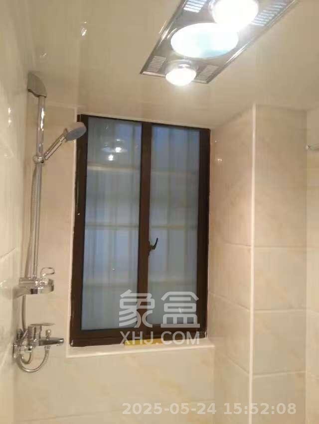 绿地中央广场  2室1厅1卫    2200.0元/月室内图