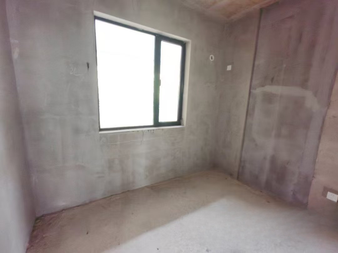 中建凤栖台  3室2厅1卫   39.80万客厅