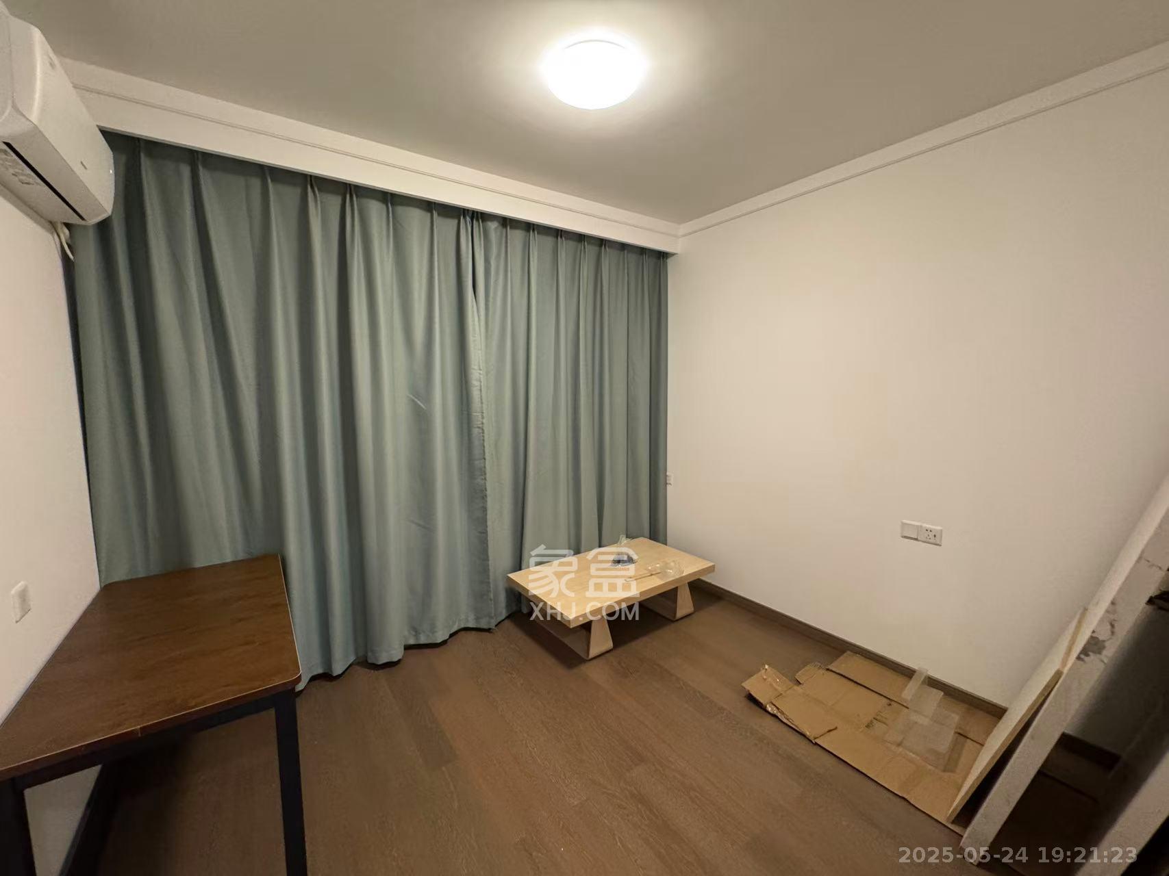 龙湖铂金中心(龙湖春江郦城)  3室1厅1卫    4000.0元/月 龙湖铂金中心(龙湖春江郦城)  3室1厅1卫    4000.0元/月室内图