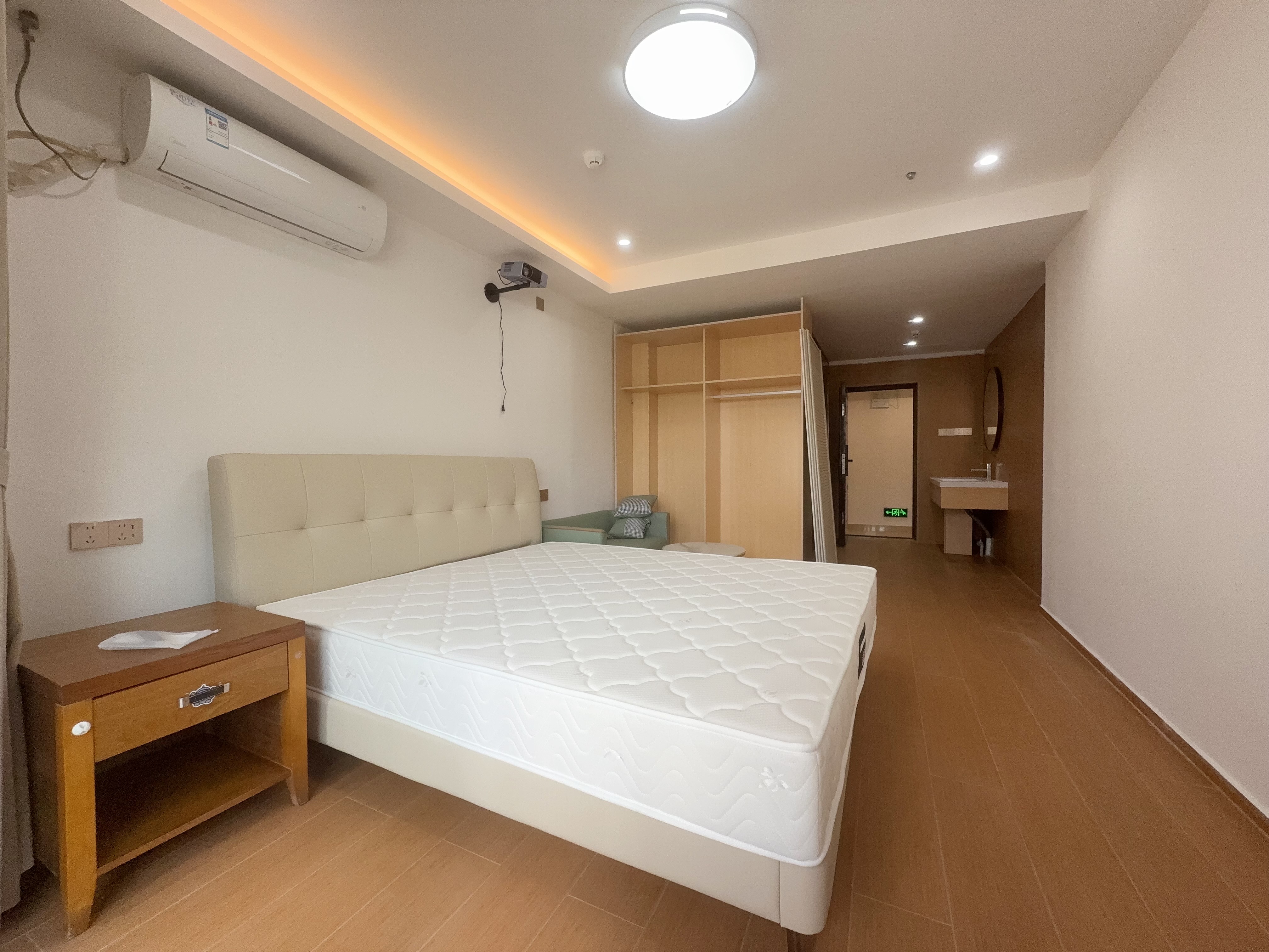 新城吾悦广场 1室0厅1卫 1800.0元/月 新城吾悦广场 1室0厅1卫 1800.0元/月室内图