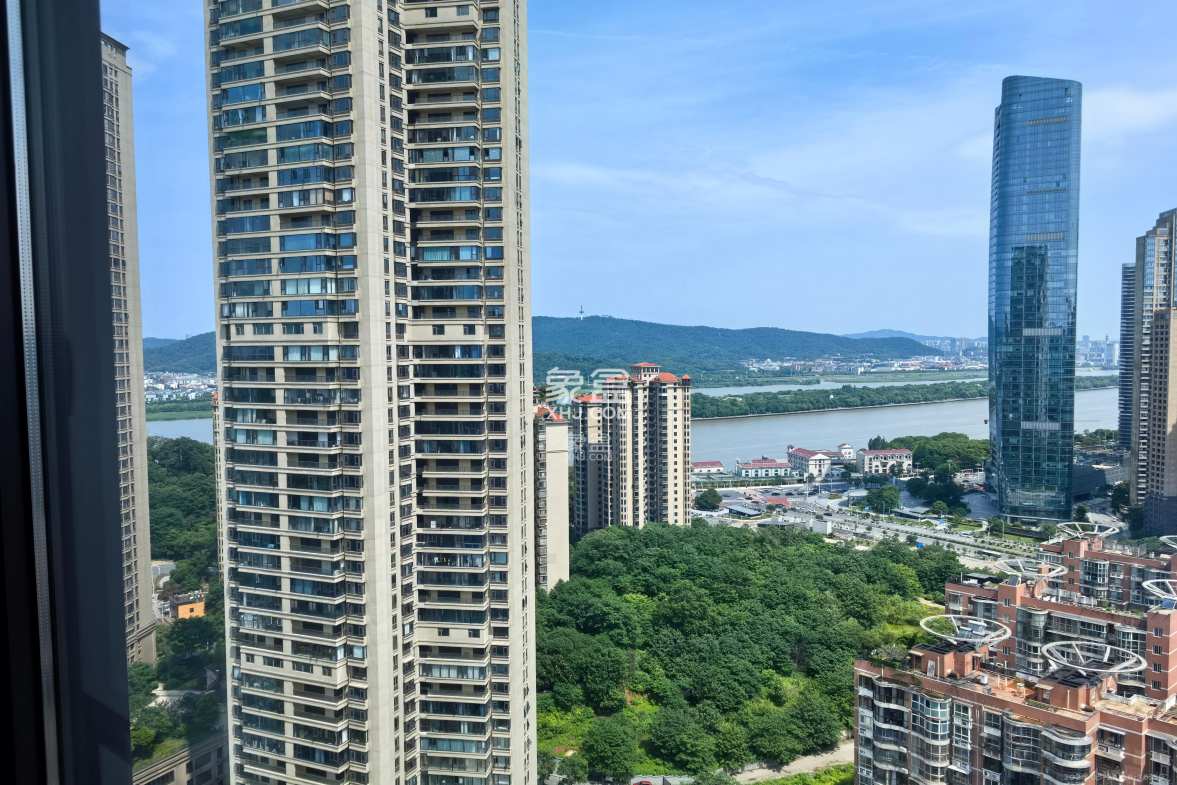 卓越江岸  1室2厅1卫    1800.0元/月 卓越江岸  1室2厅1卫    1800.0元/月室内图