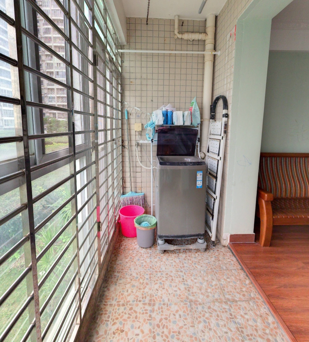 金域湾畔  2室2厅1卫    123.0万 金域湾畔  2室2厅1卫    123.0万客厅