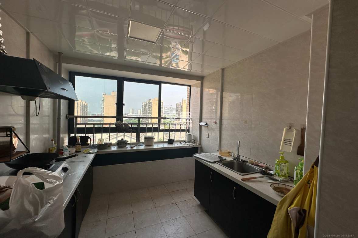 奥莱名邸 5室2厅2卫 2400.0元/月 奥莱名邸 5室2厅2卫 2400.0元/月室内图