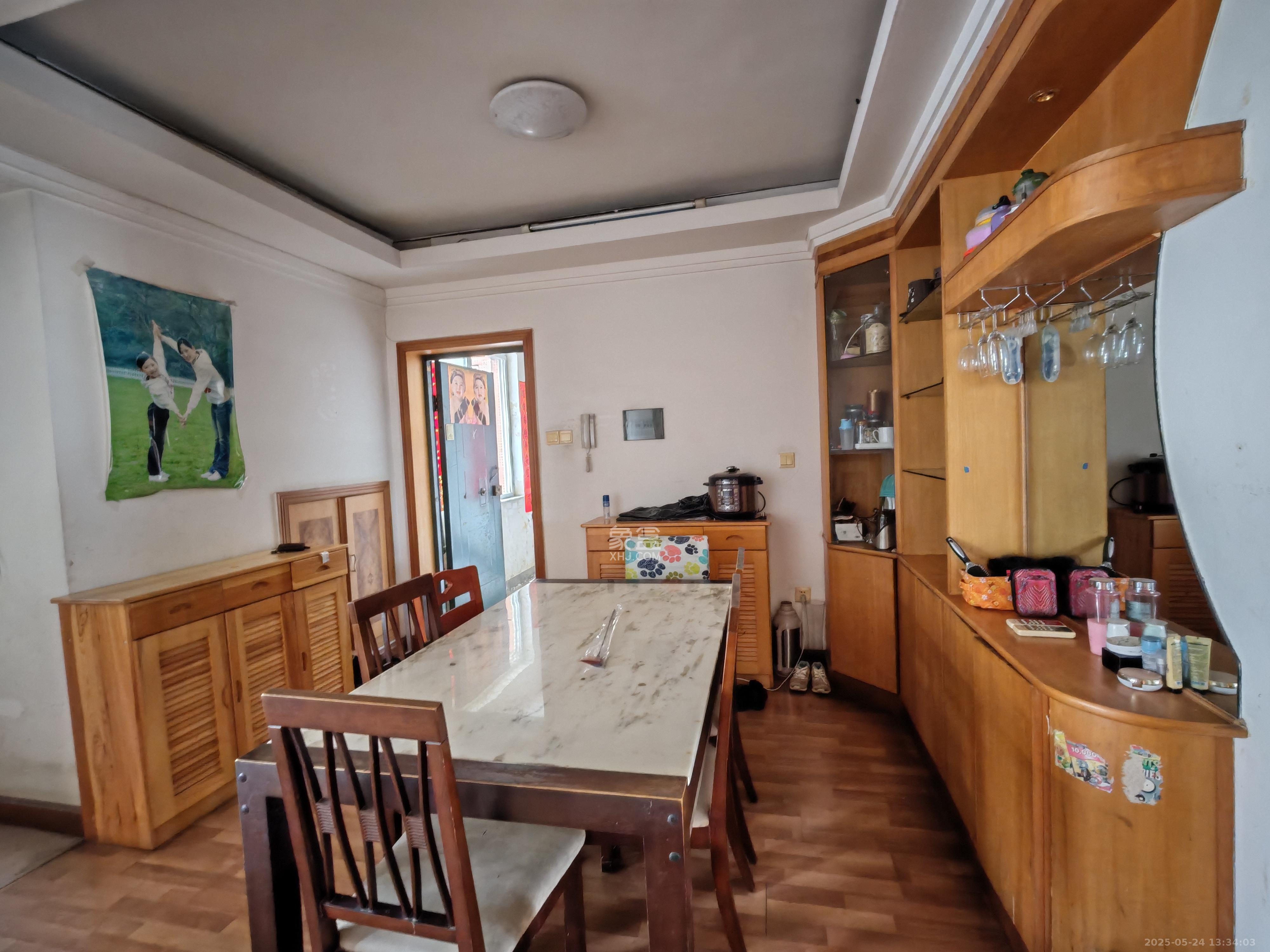 德政园  3室2厅1卫    2400.0元/月 德政园  3室2厅1卫    2400.0元/月室内图