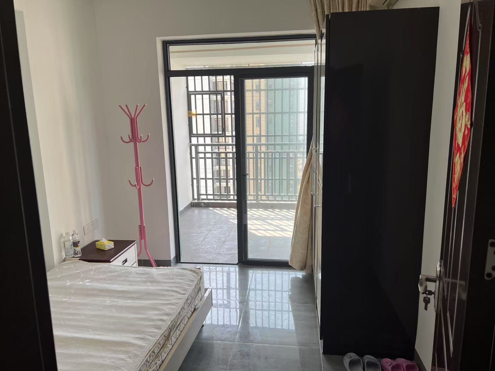 兆南丽湾  4室2厅3卫   250.00万客厅