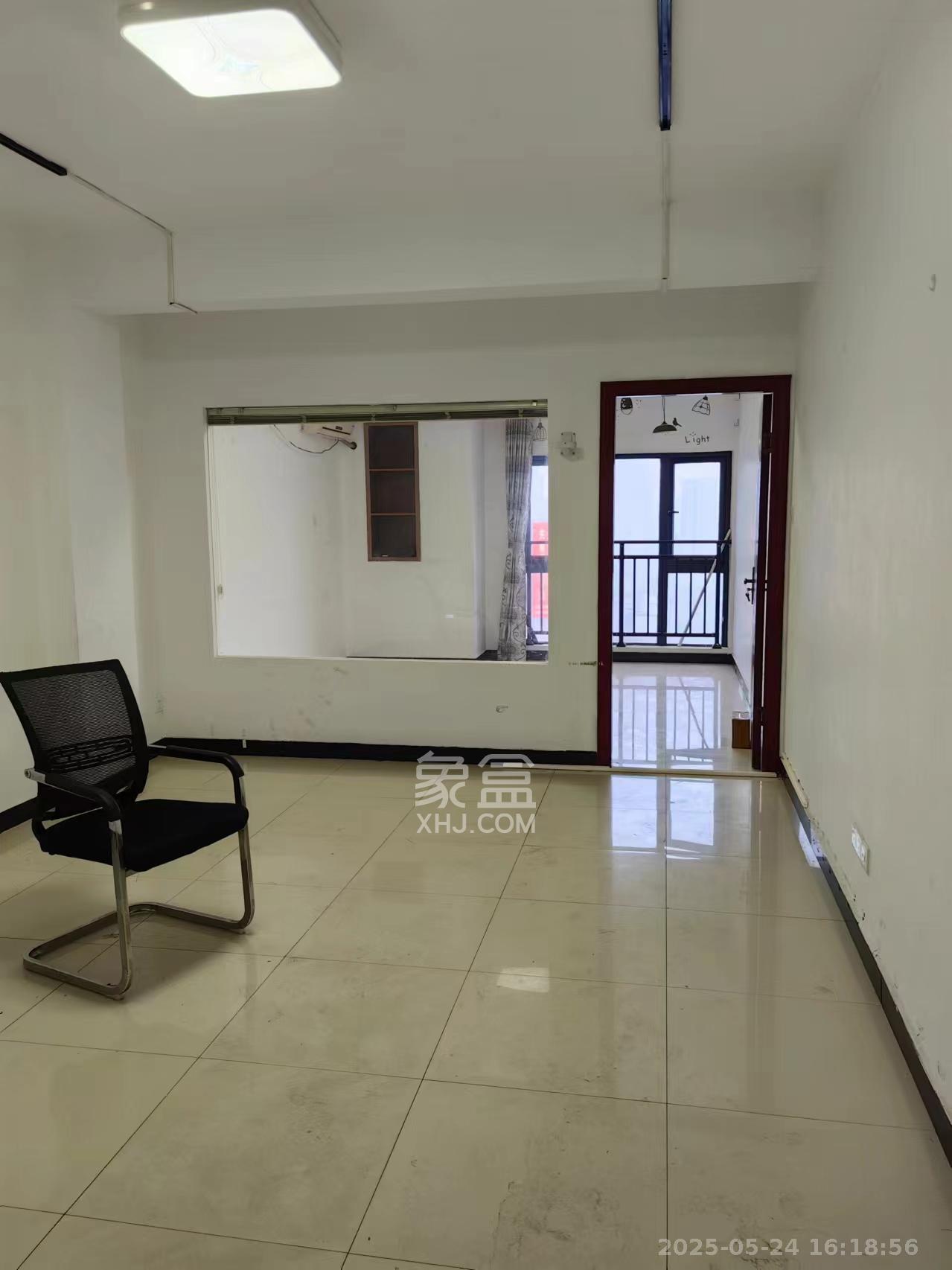 星大峰汇商务楼 1室1厅1卫 1800.0元/月 星大峰汇商务楼 1室1厅1卫 1800.0元/月室内图