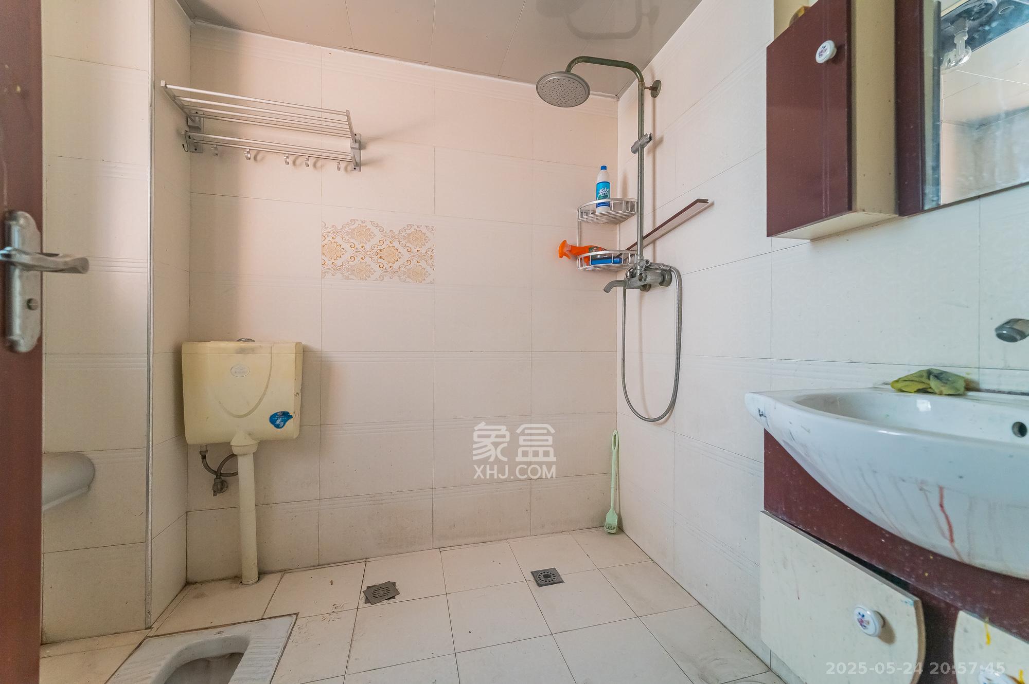 华润凤凰城一期 3室2厅1卫 63.0万 华润凤凰城一期 3室2厅1卫 63.0万卫生间