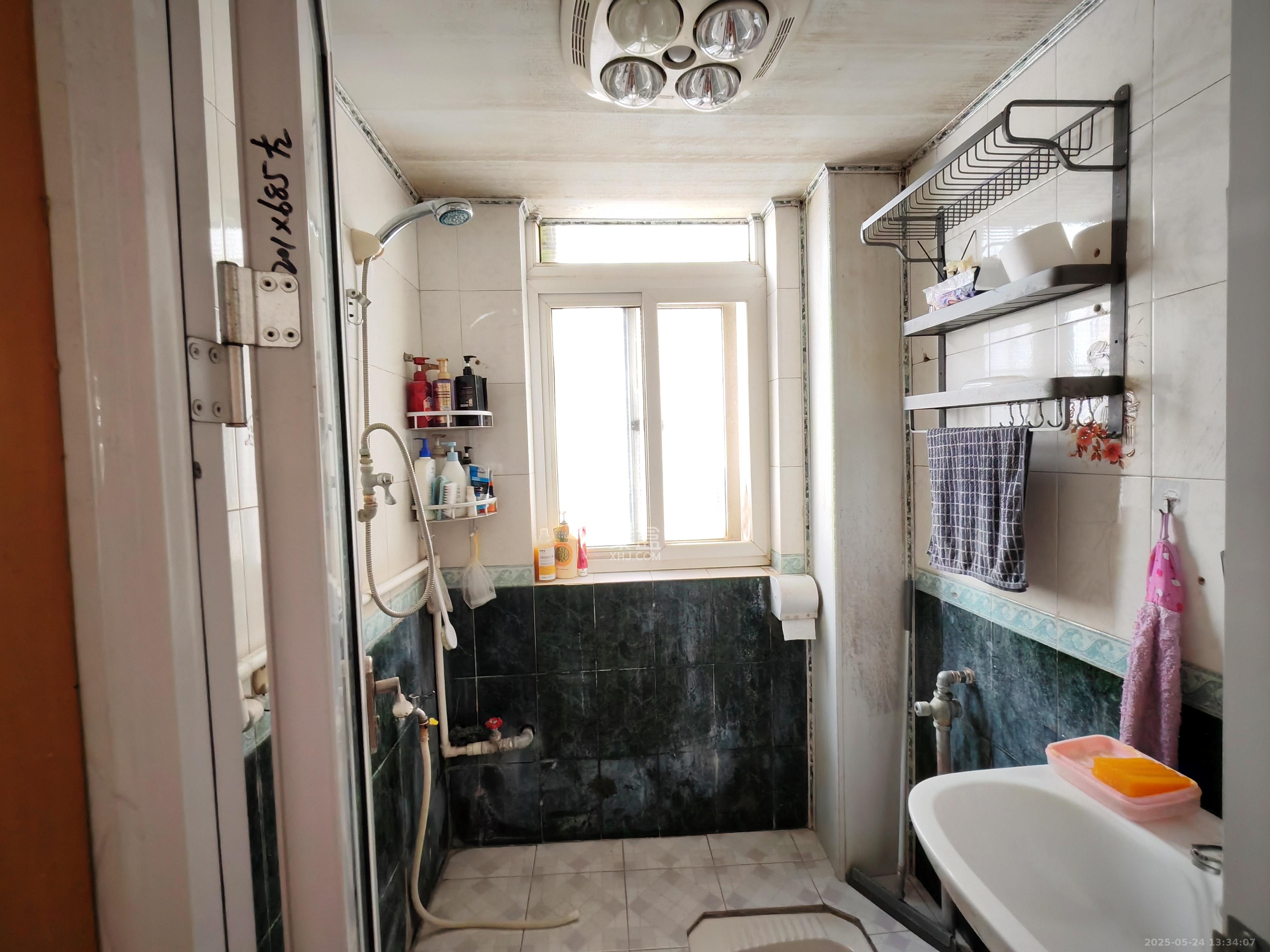 德政园  3室2厅1卫    2400.0元/月 德政园  3室2厅1卫    2400.0元/月室内图