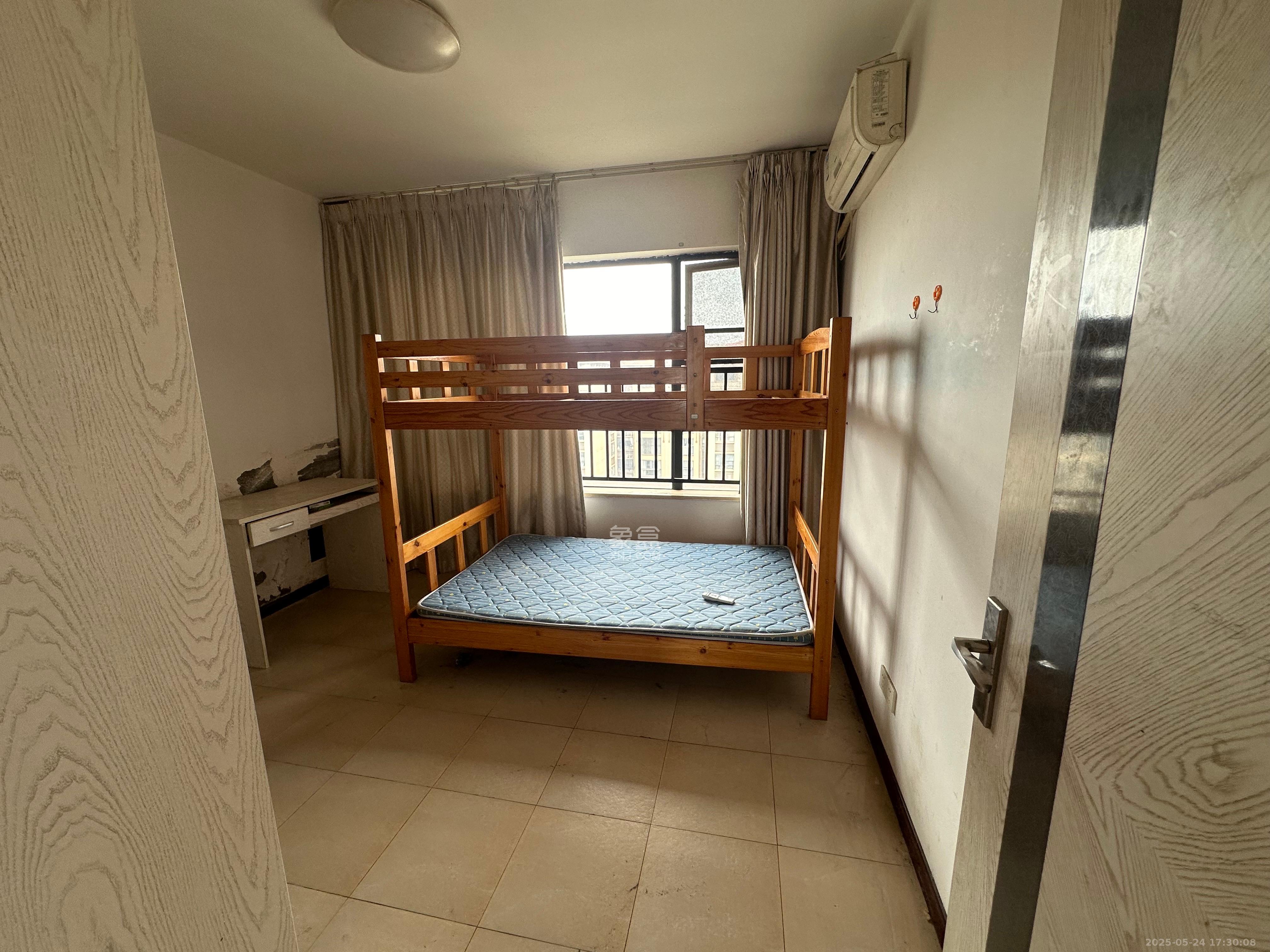 中建芙蓉嘉苑  1室2厅1卫    1700.0元/月 中建芙蓉嘉苑  1室2厅1卫    1700.0元/月室内图