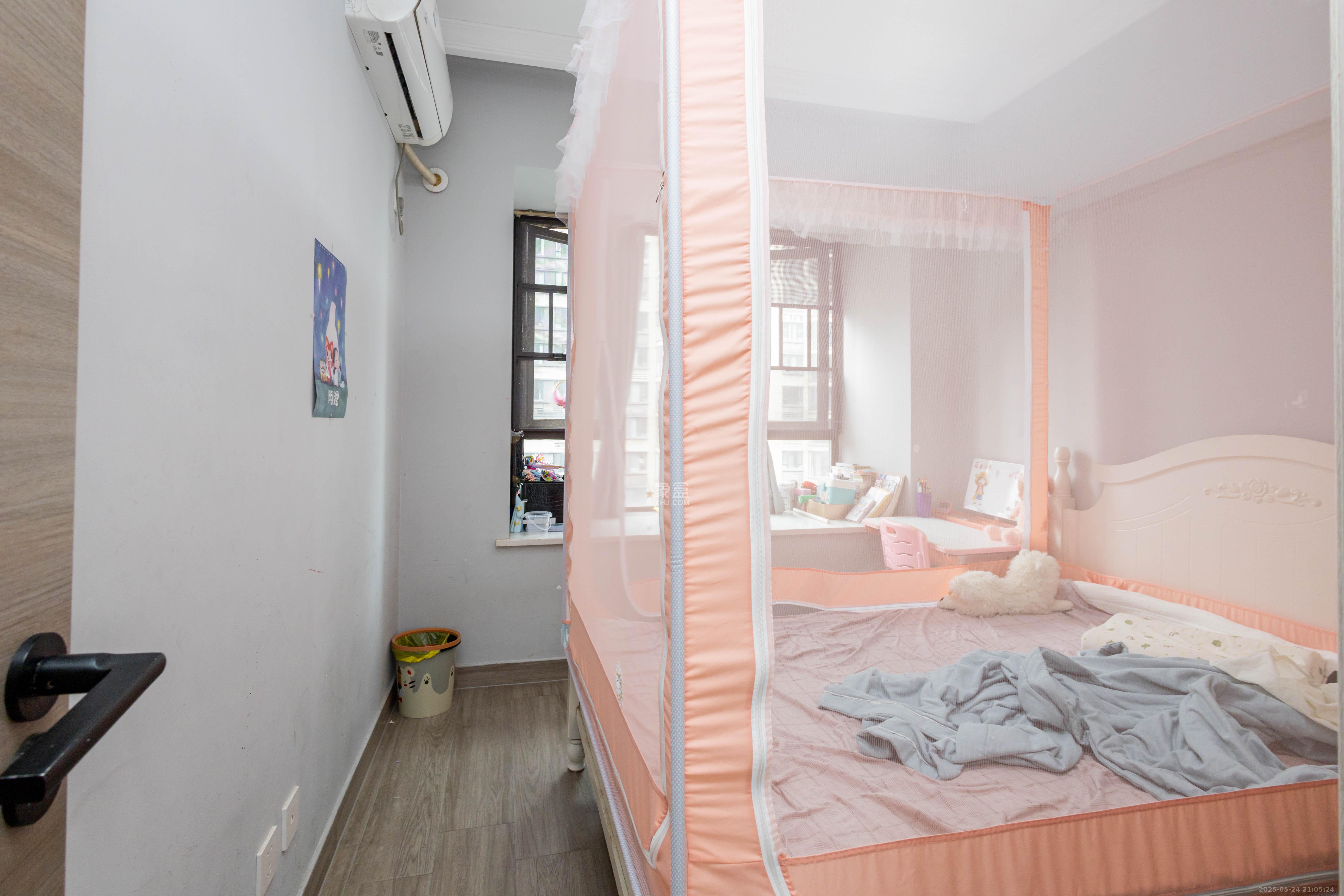 南益名士豪庭 3室2厅1卫 108.0万 南益名士豪庭 3室2厅1卫 108.0万卧室