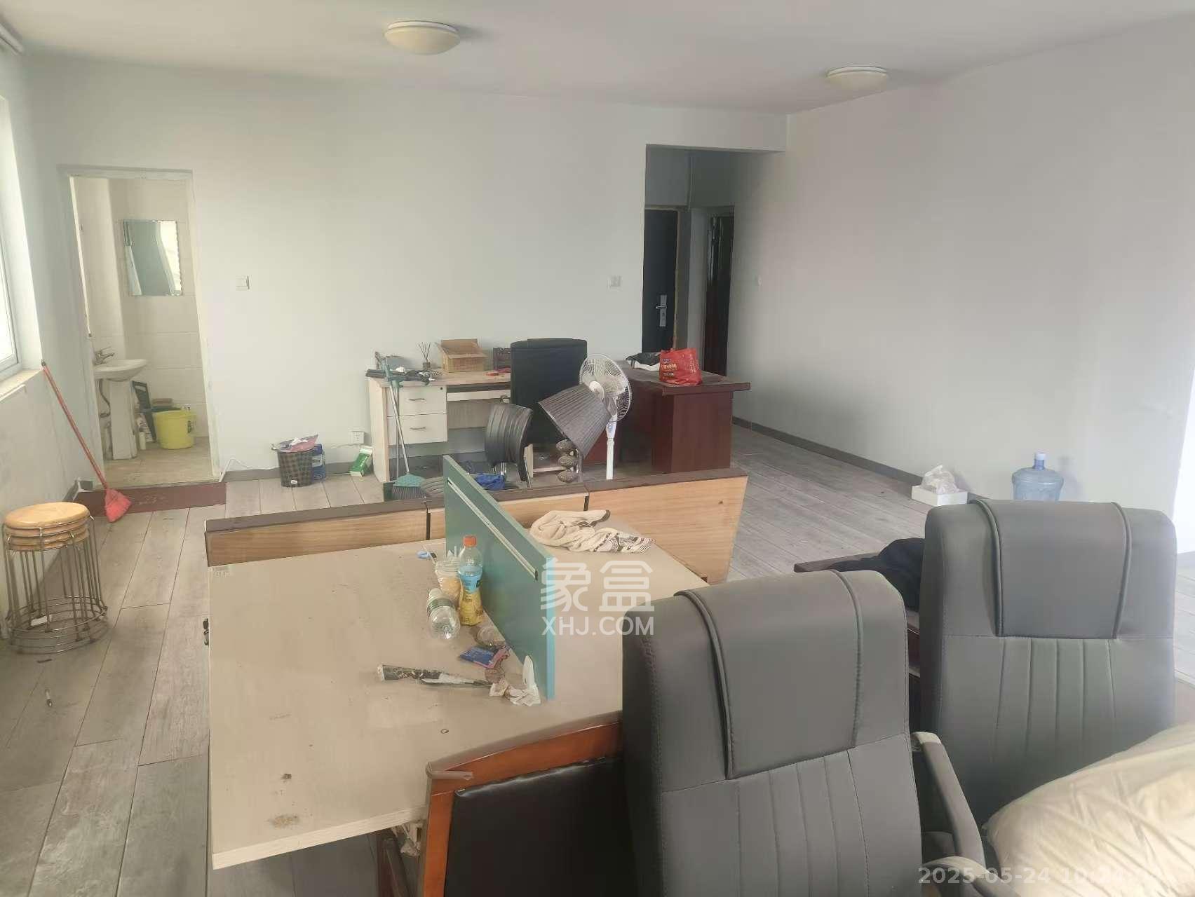 巧克力空间(建鸿达现代大厦) 0室1厅1卫 1800.0元/月 巧克力空间(建鸿达现代大厦) 0室1厅1卫 1800.0元/月室内图