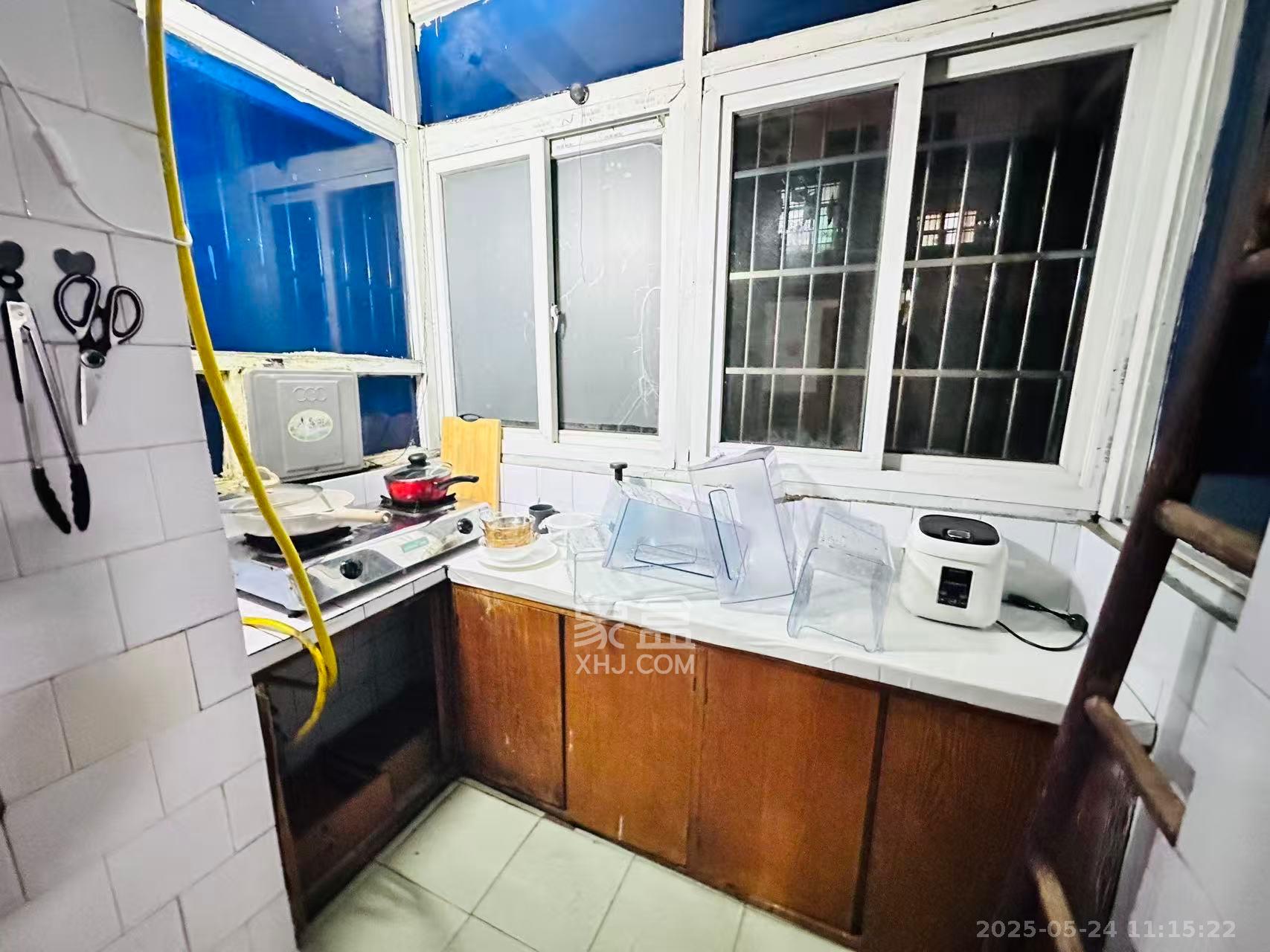 二机小区 2室1厅1卫 1300.0元/月 二机小区 2室1厅1卫 1300.0元/月室内图