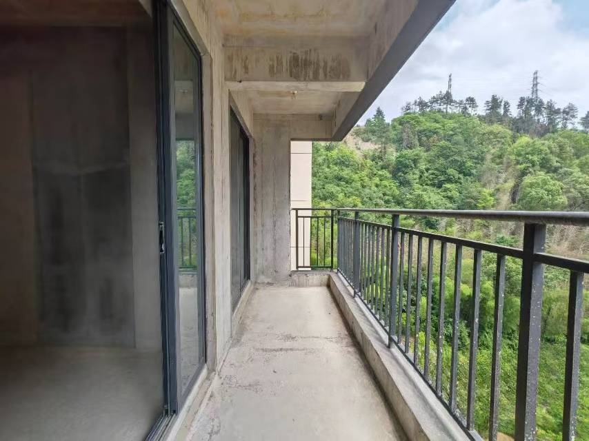 中建凤栖台  3室2厅1卫   39.80万