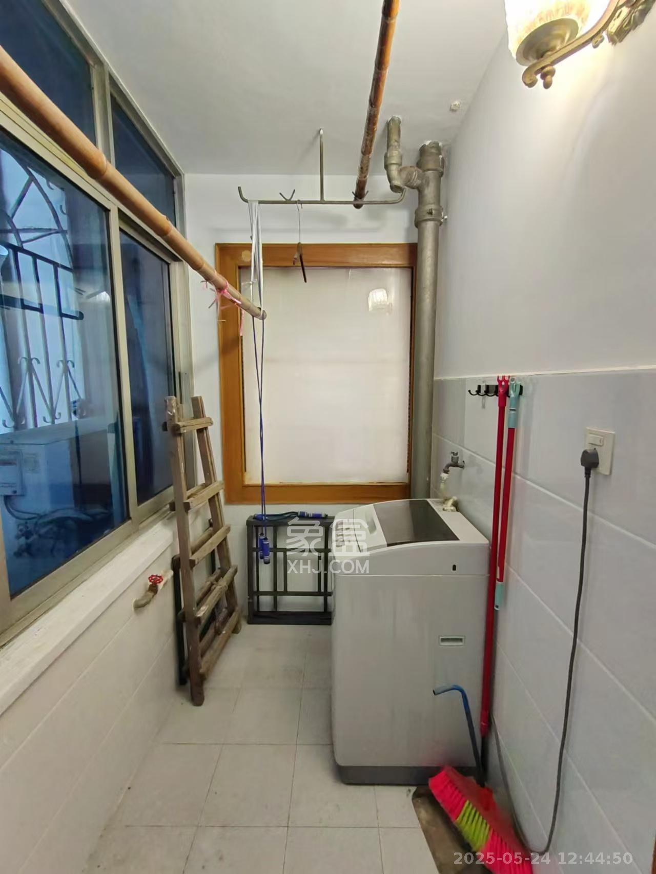 物资厅宿舍(五一大道) 3室2厅1卫 2800.0元/月 物资厅宿舍(五一大道) 3室2厅1卫 2800.0元/月室内图