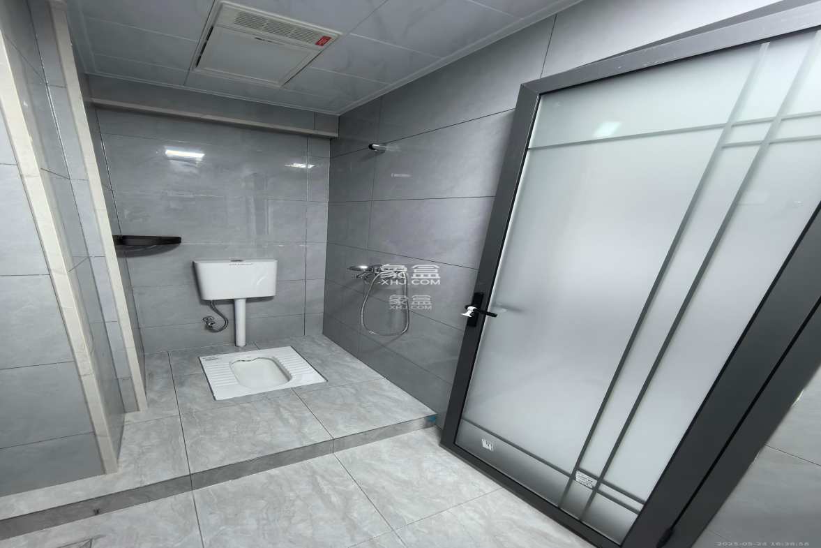 卓越江岸  1室2厅1卫    1800.0元/月 卓越江岸  1室2厅1卫    1800.0元/月室内图