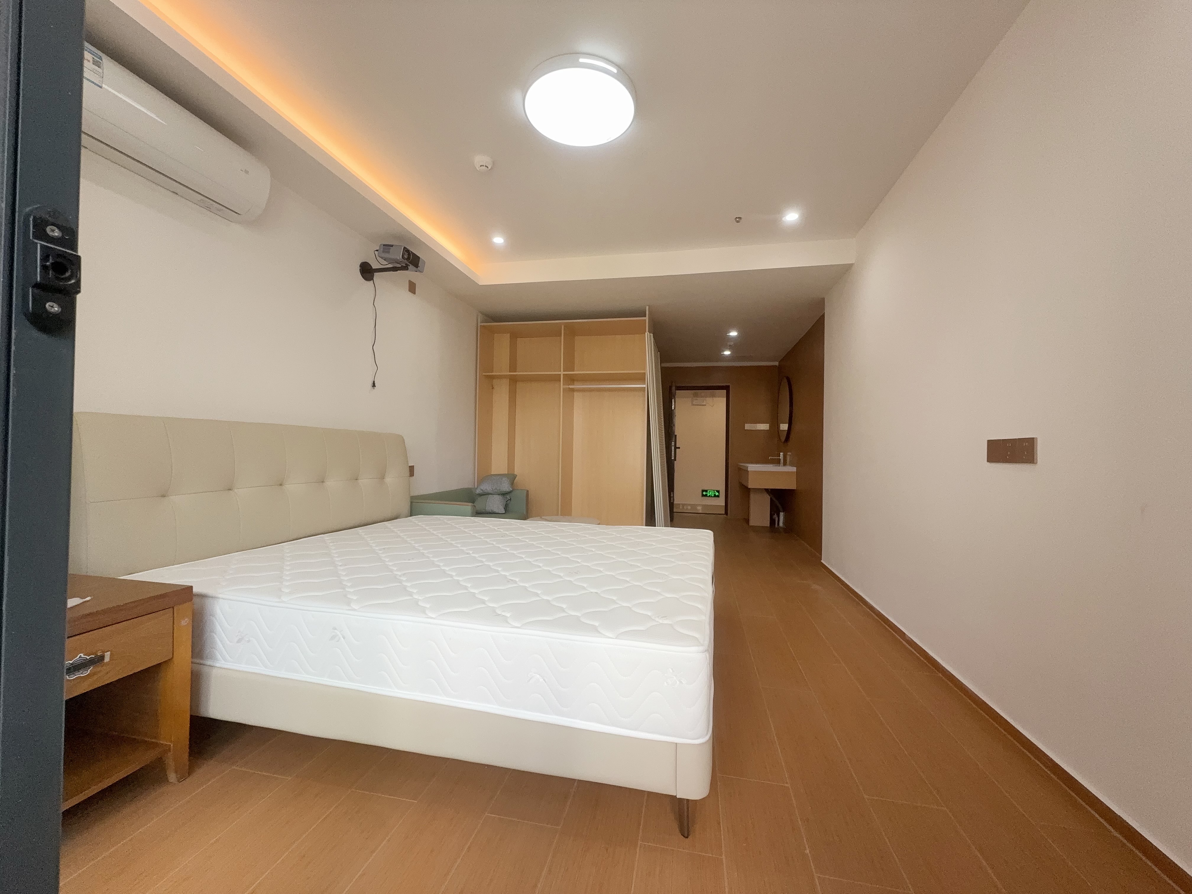 新城吾悦广场 1室0厅1卫 1800.0元/月 新城吾悦广场 1室0厅1卫 1800.0元/月室内图