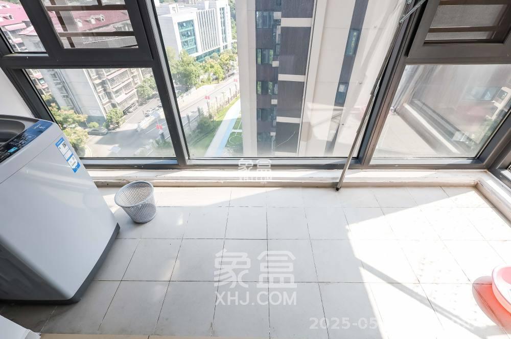 金辉优步花园  3室2厅2卫   2600.00元/月室内图